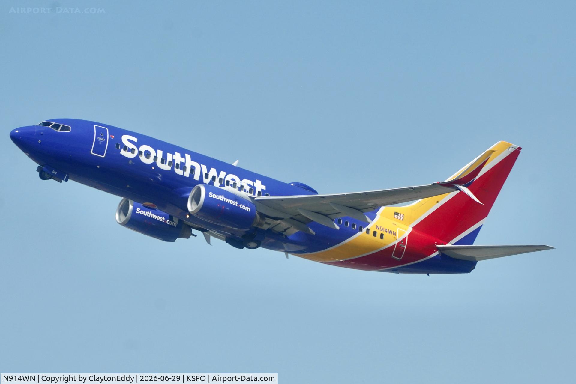 N914WN, 2008 Boeing 737-7H4, c/n 36622, Sky Terrace SFO 2026