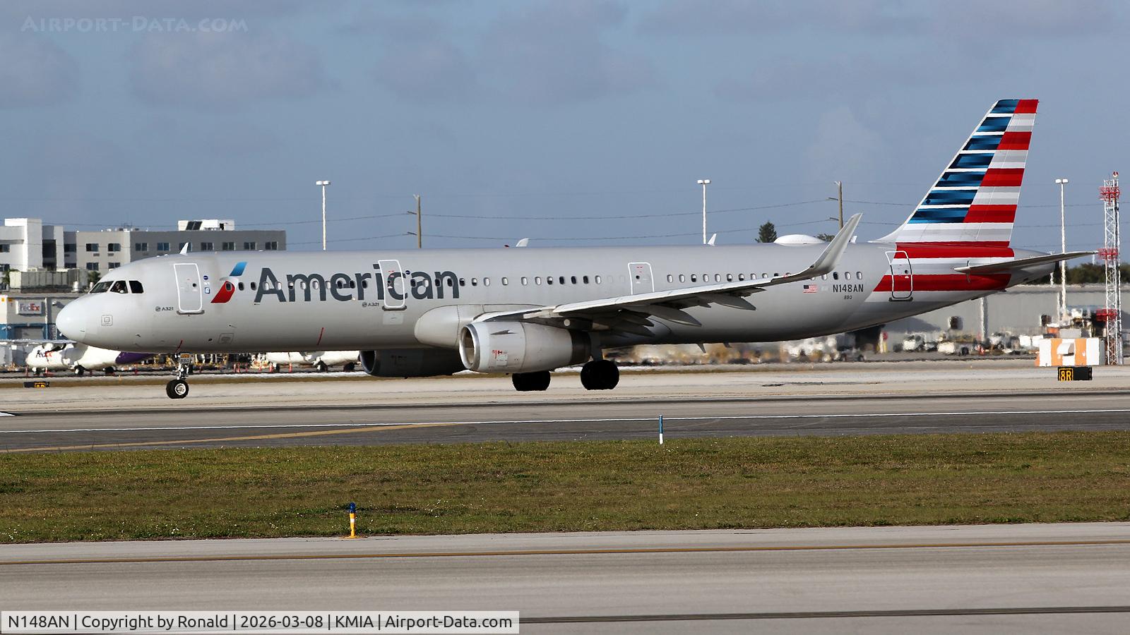 N148AN, 2015 Airbus A321-231, c/n 6790, at mia