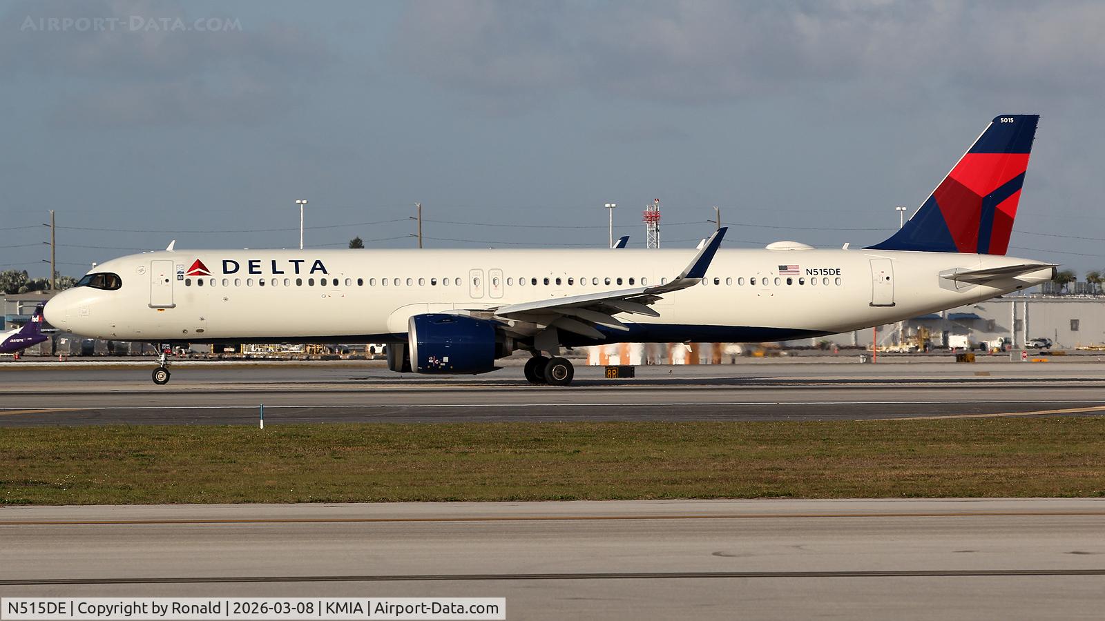 N515DE, 2022 Airbus A321-271NX, c/n 11141, at mia