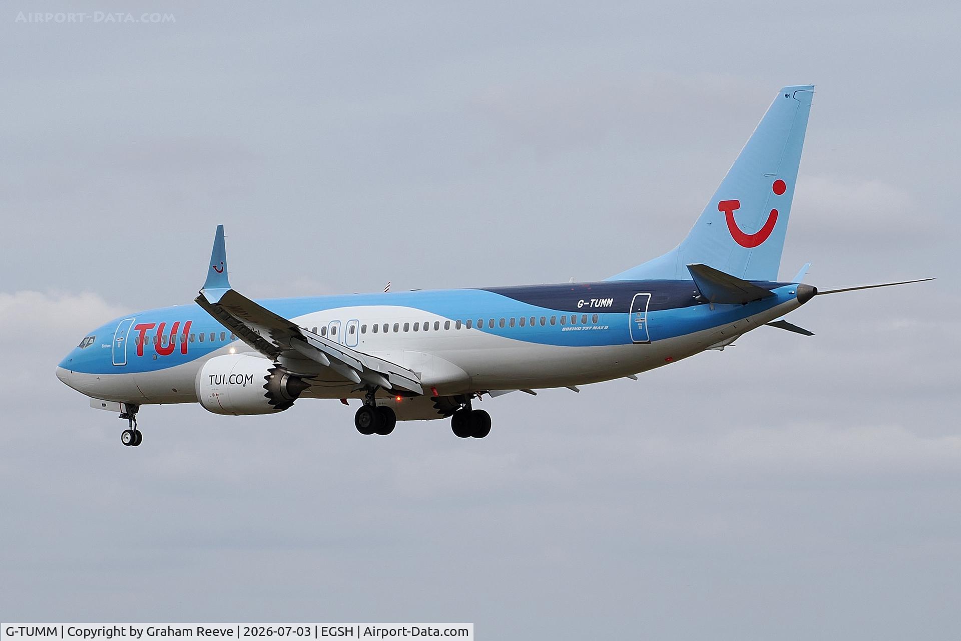 G-TUMM, 2020 Boeing 737-8 MAX, c/n 44654, Landing at Norwich.