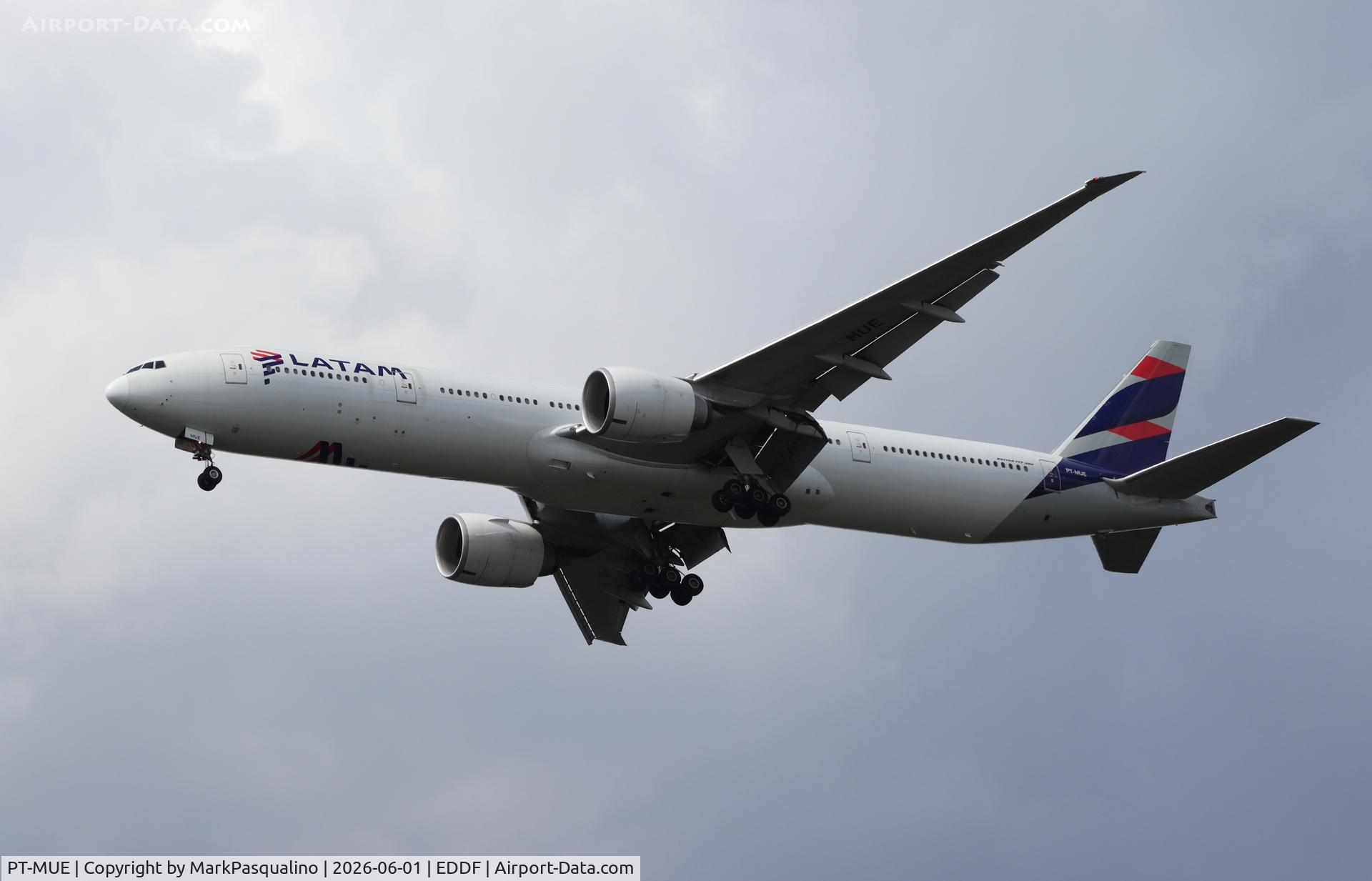 PT-MUE, 2012 Boeing 777-32W/ER, c/n 38886 l/n 1036, Boeing 777-32W/ER