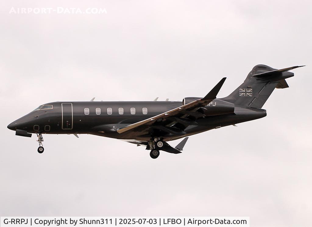 G-RRPJ, 2024 Bombardier Challenger 3500, c/n 020999, Landing rwy 14R