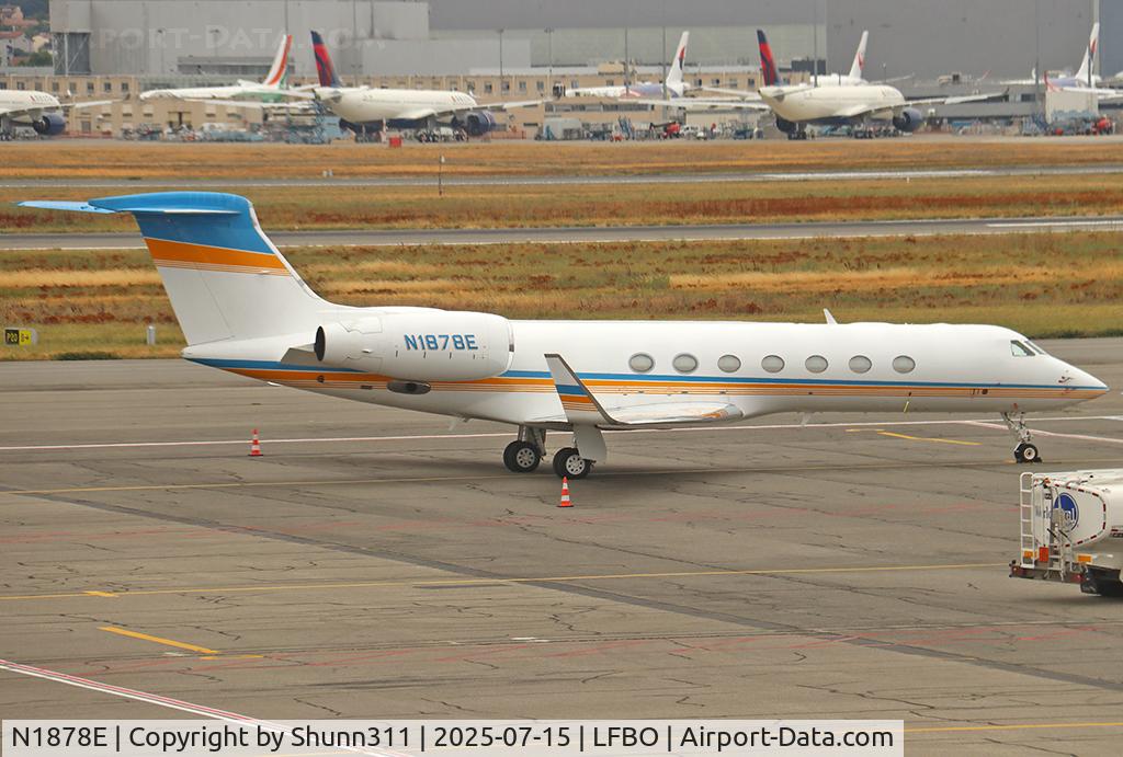 N1878E, 2008 Gulfstream Aerospace GV-SP (G550), c/n 5187, Parked