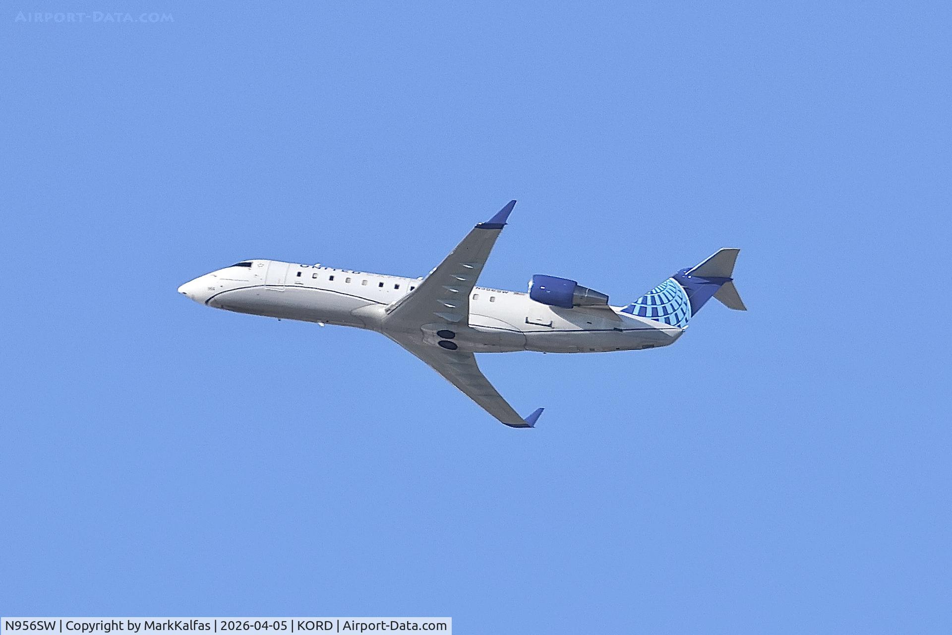 N956SW, 2003 Canadair CL-600-2B19 Regional Jet CRJ-200LR, c/n 7825, CRJ2 SkyWest/United Express Bombardier CL-600-2B19 N956SW dearting 28R KORD