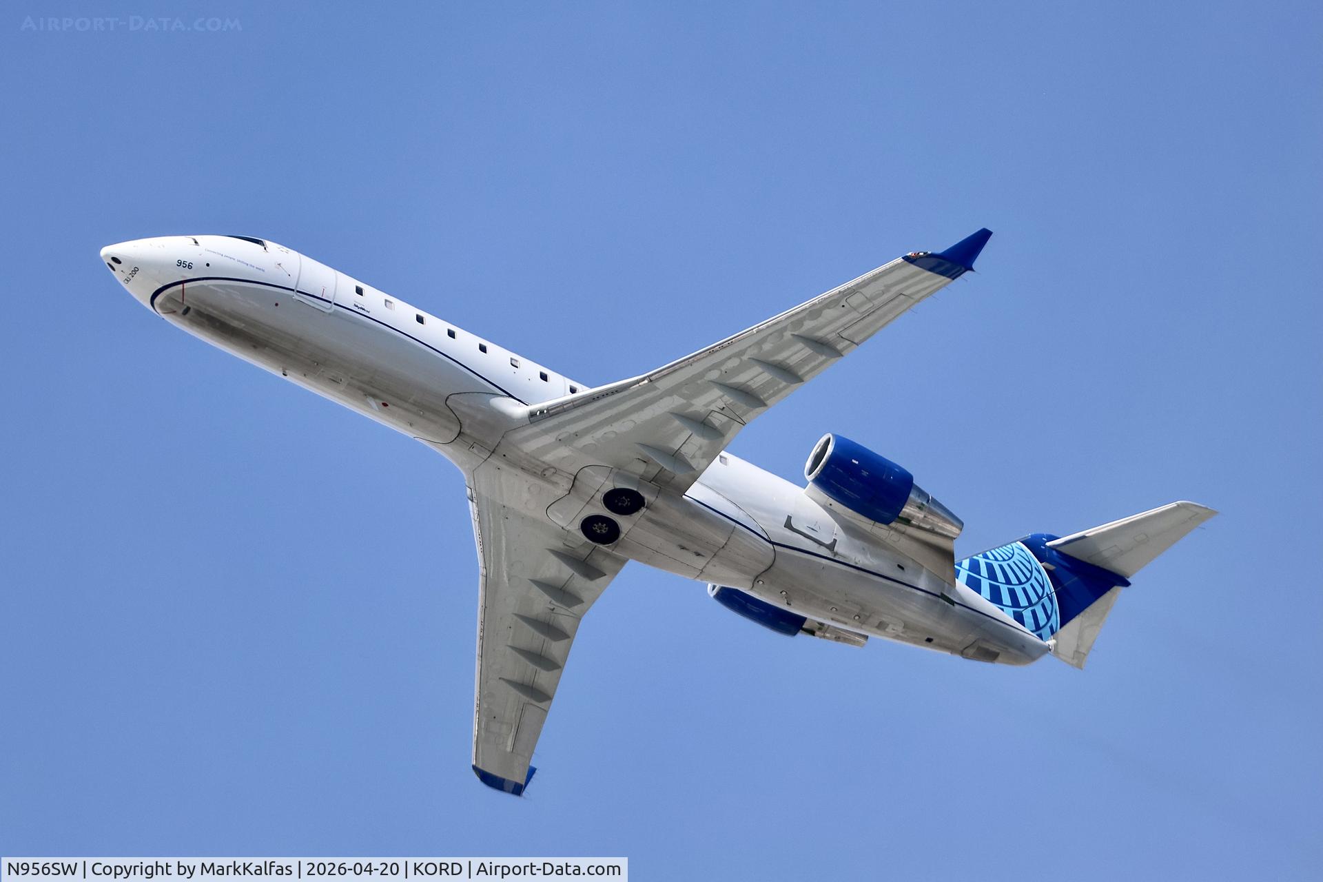 N956SW, 2003 Canadair CL-600-2B19 Regional Jet CRJ-200LR, c/n 7825, CRJ2 SkyWest/United Express Bombardier CL-600-2B19 N956SW dearting 28R KORD