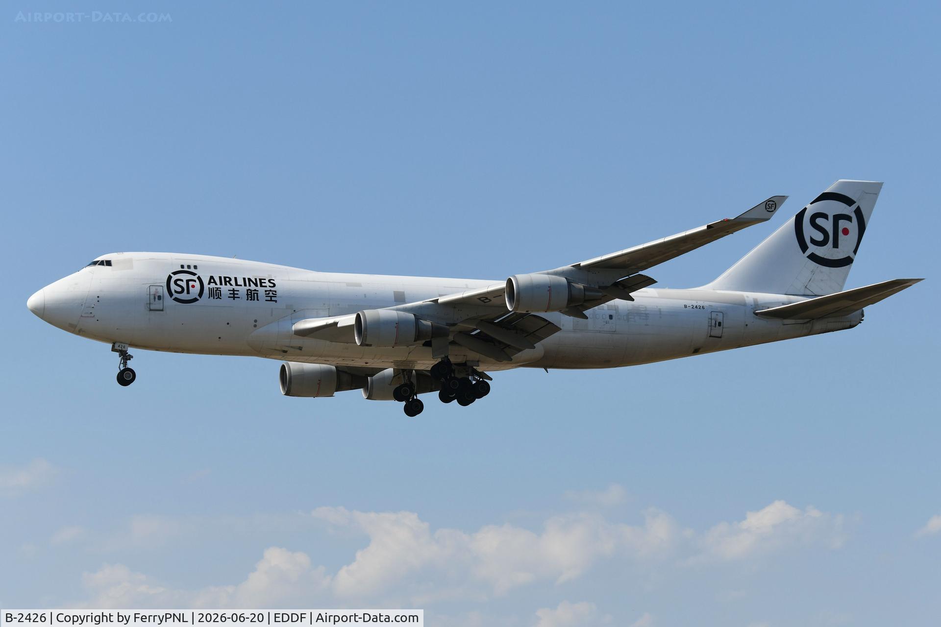 B-2426, 2007 Boeing 747-40BF/ER/SCD, c/n 35208/1392, SF Airlines B744F landing 