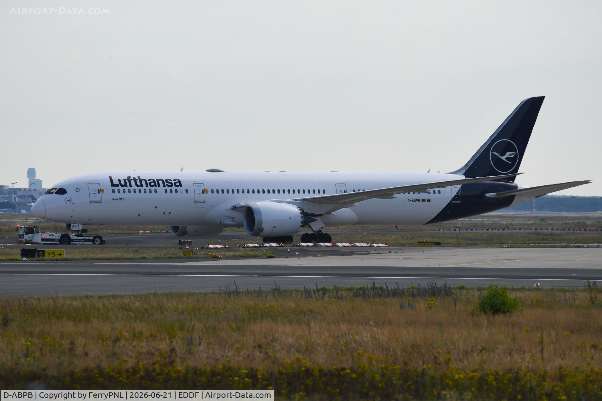 D-ABPB, 2019 Boeing 787-9 Dreamliner, c/n 62734 l/n 913, Lufthansa B789 under tow