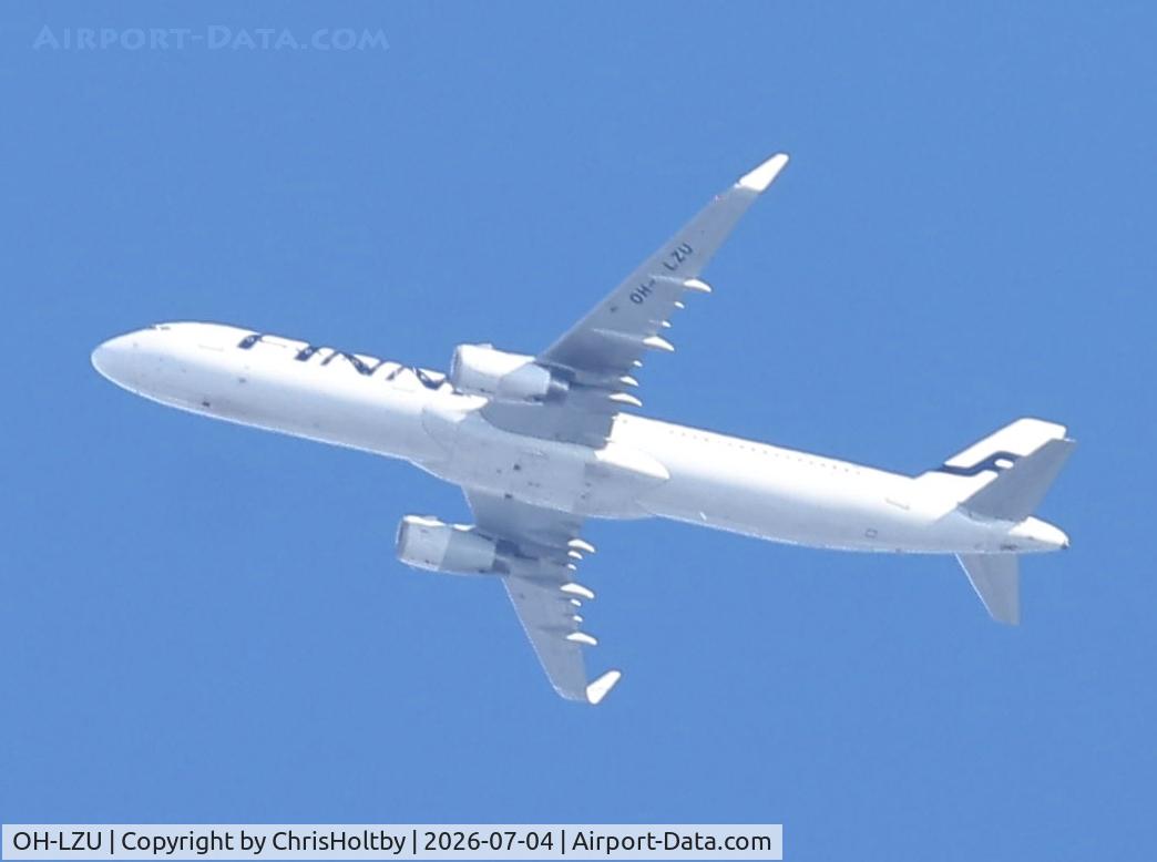 OH-LZU, 2018 Airbus A321-231, c/n 8401, Over Potters Bar, Herts.