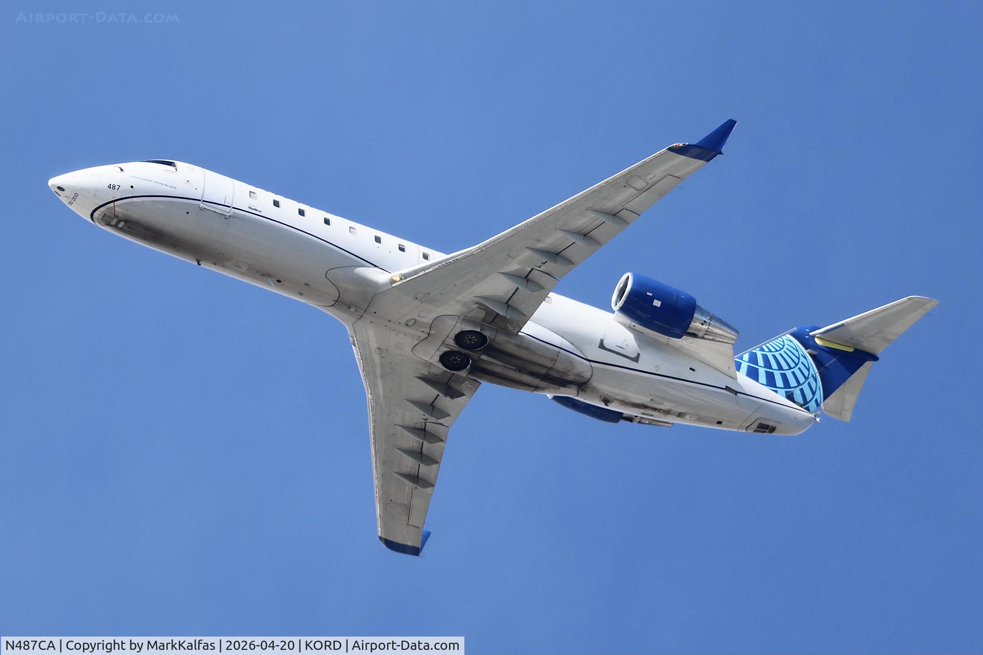 N487CA, 2002 Bombardier CRJ-200ER (CL-600-2B19), c/n 7729, CRJ2 SkyWest / United Express Bombardier CRJ-200ER, N487CA departing 28L KORD
