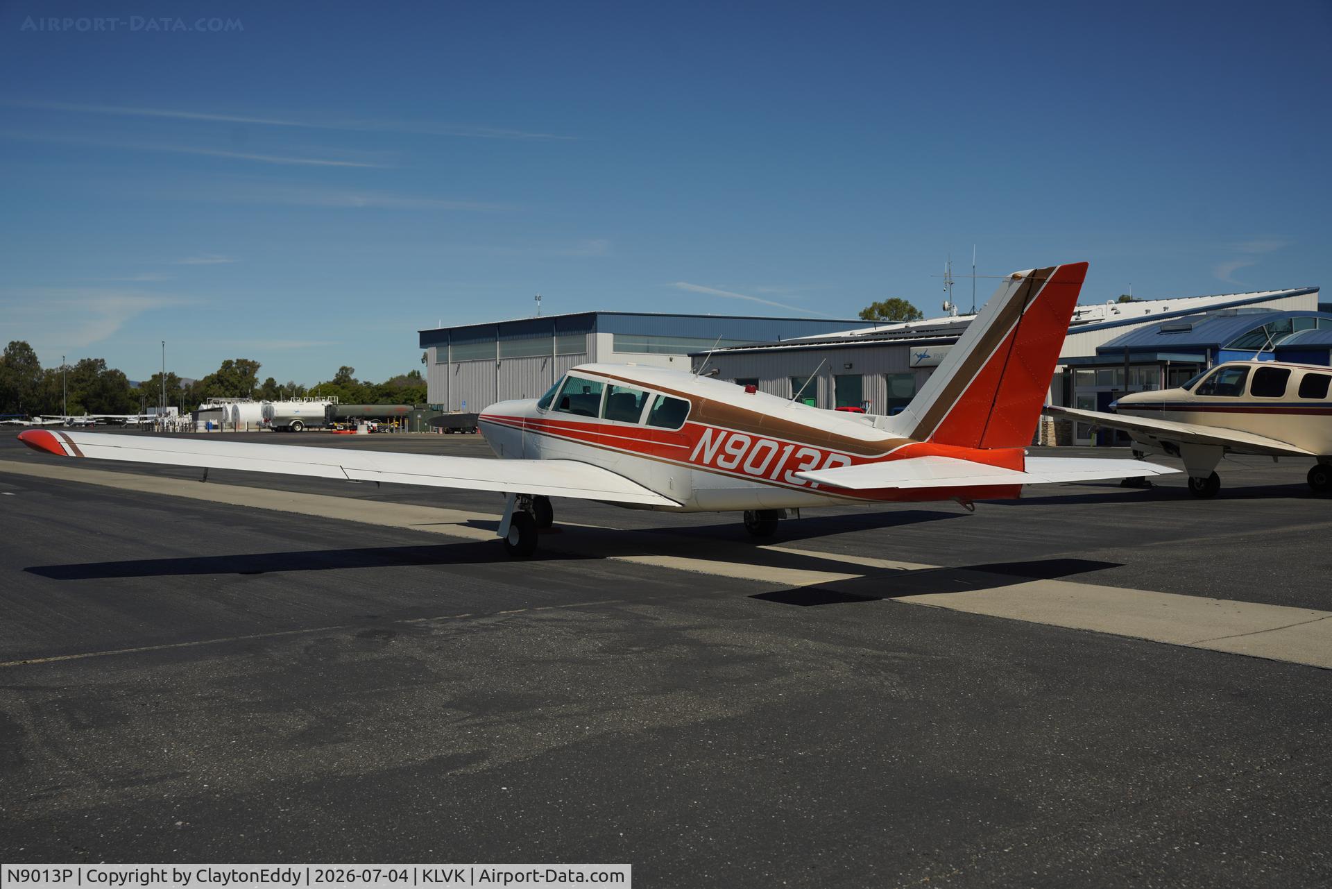 N9013P, 1966 Piper PA-24-260, c/n 24-4474, 4th of July Livermore airport in California 2026
