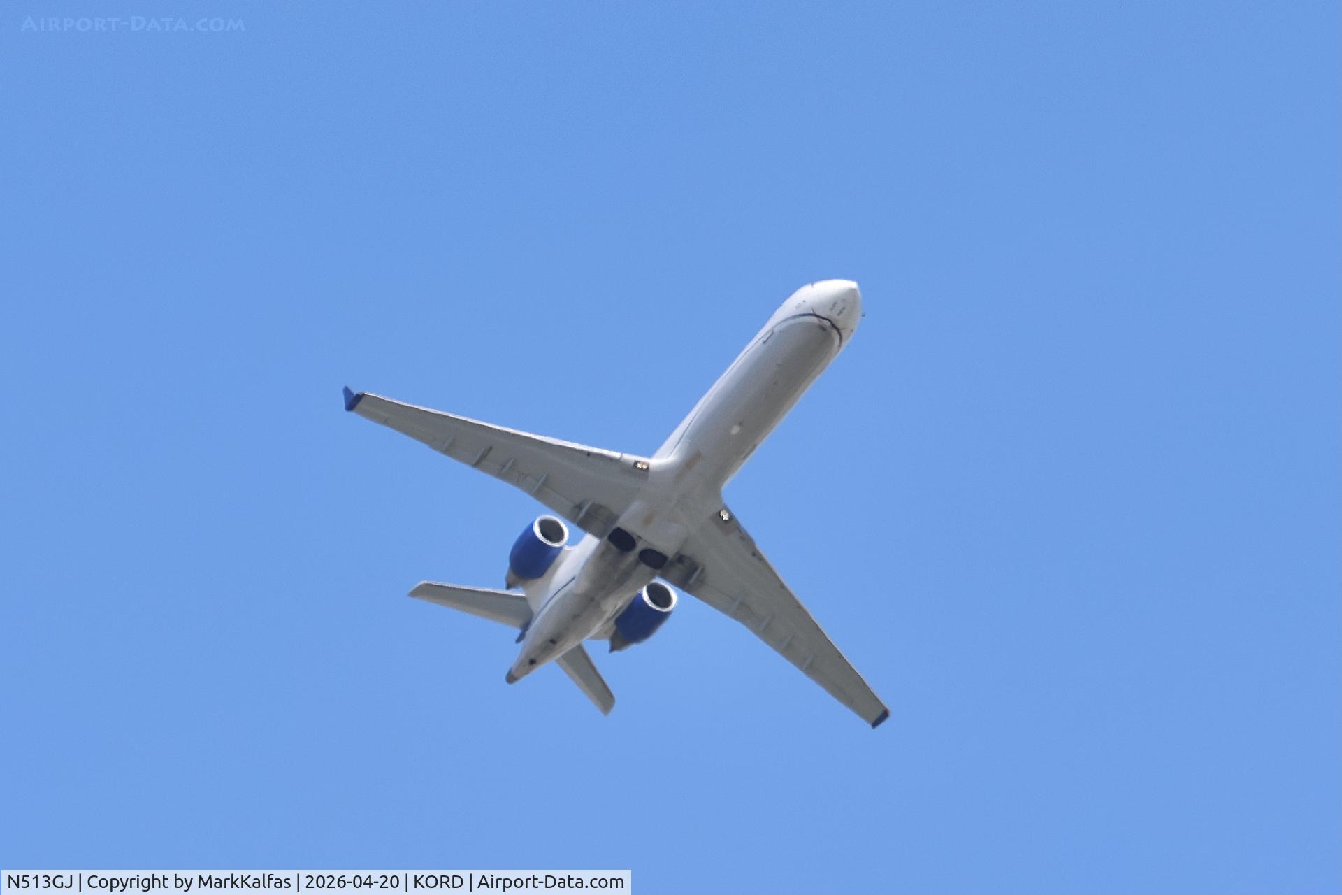 N513GJ, 2001 Bombardier CRJ-700 (CL-600-2C10) Regional Jet, c/n 10015, CRJ7 GoJet / United Express Bombardier CRJ-550 N513GJ departing 28R KORD