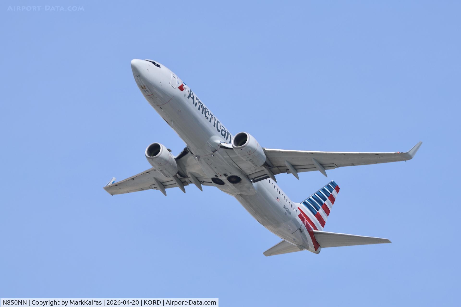 N850NN, 2010 Boeing 737-823, c/n 40580, B738 American Boeing 737-823 N950NN departing 28R KORD.