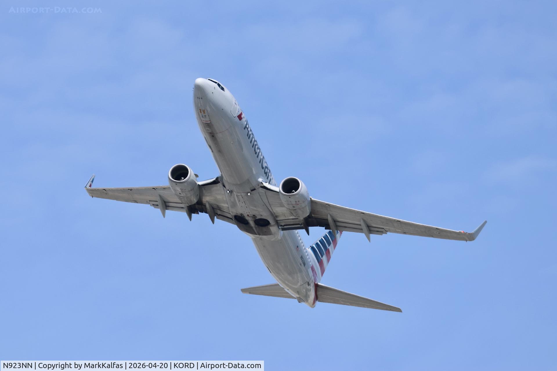 N923NN, 2013 Boeing 737-823, c/n 31167 l/n 4410, B738 American Boeing 737-823 N923NN departing 28R KORD