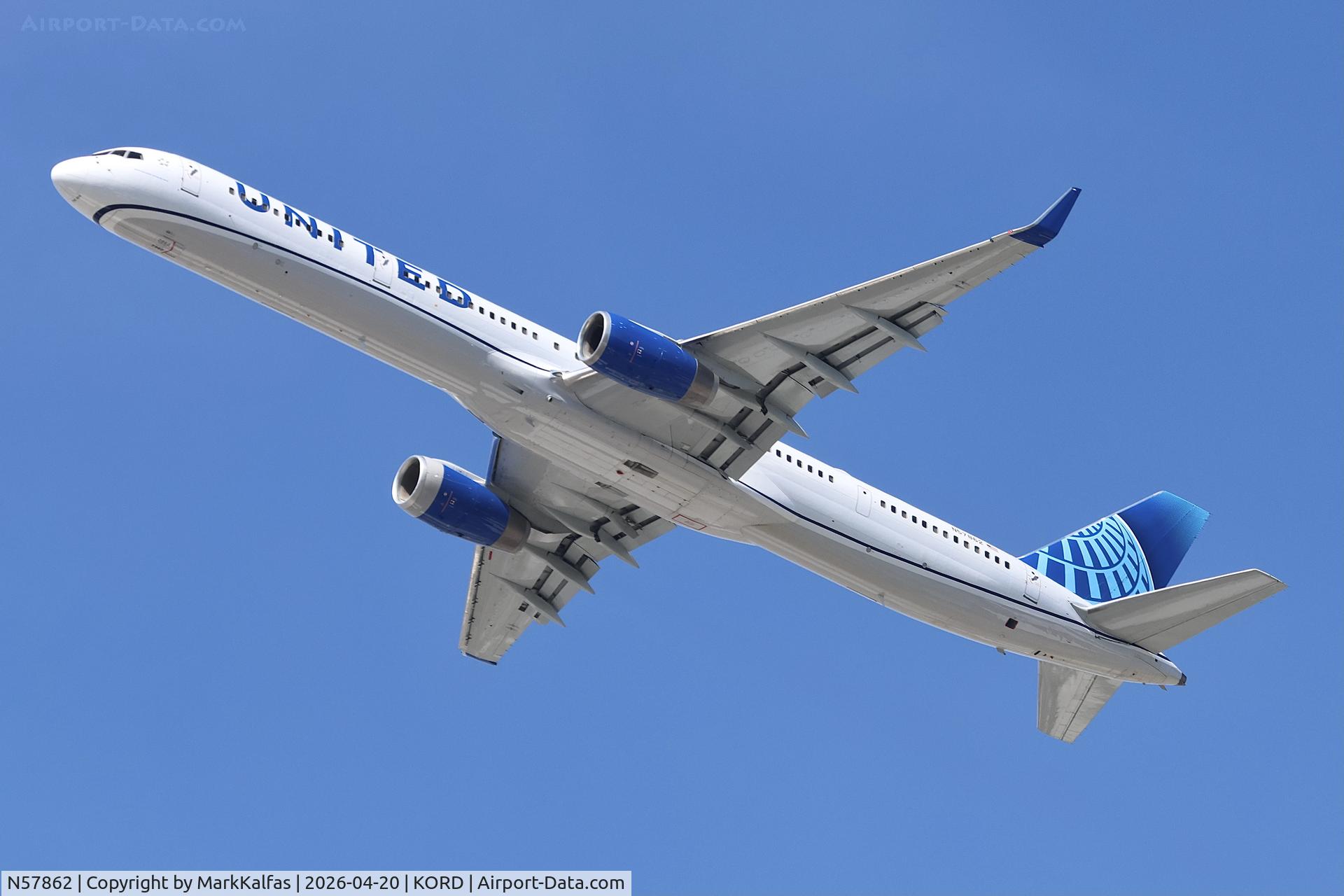 N57862, 2001 Boeing 757-33N, c/n 32586, B753 United Airlines Boeing 757-33N N57862 departing 28R KORD