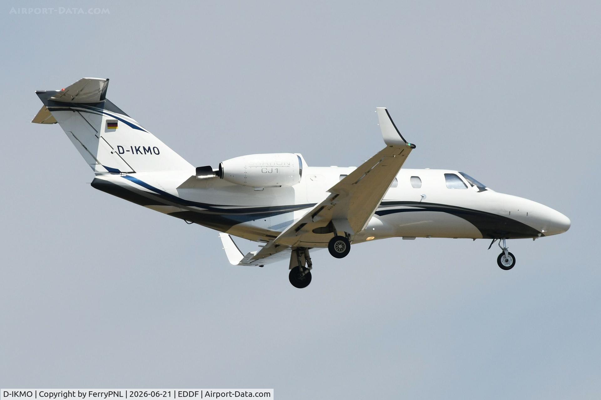 D-IKMO, 1998 Cessna 525 CitationJet, c/n 525-0271, Exxaero Ce525