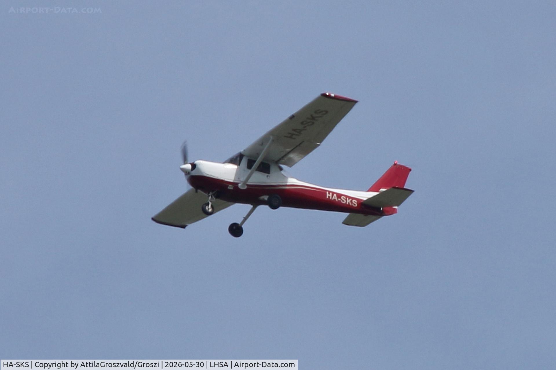 HA-SKS, 1984 Cessna 152, c/n 15285904, LHSA - Szentkirályszabadja Airport, Hungary