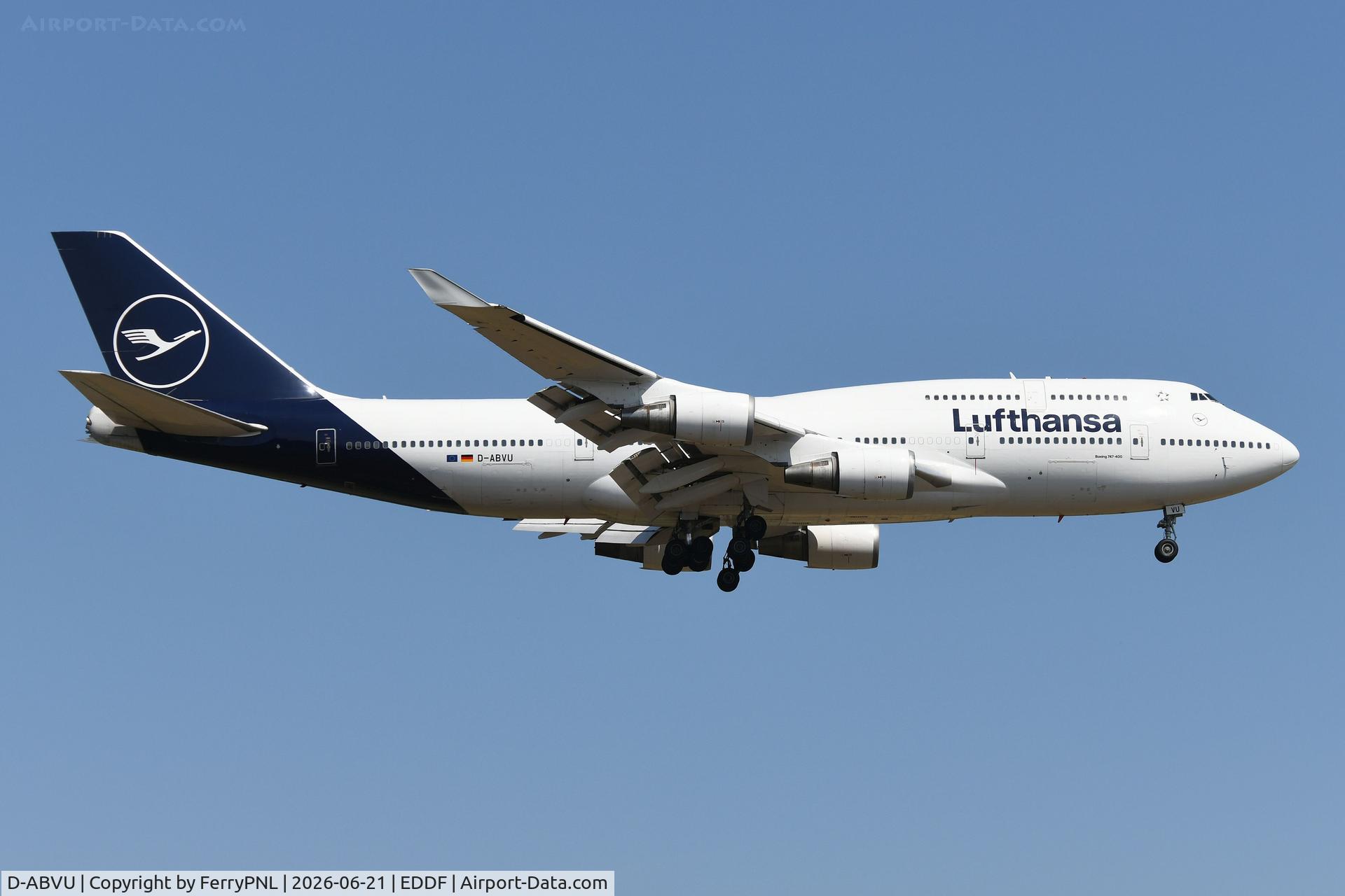 D-ABVU, 1998 Boeing 747-430, c/n 29492 l/n 1191, LH B744 landing 