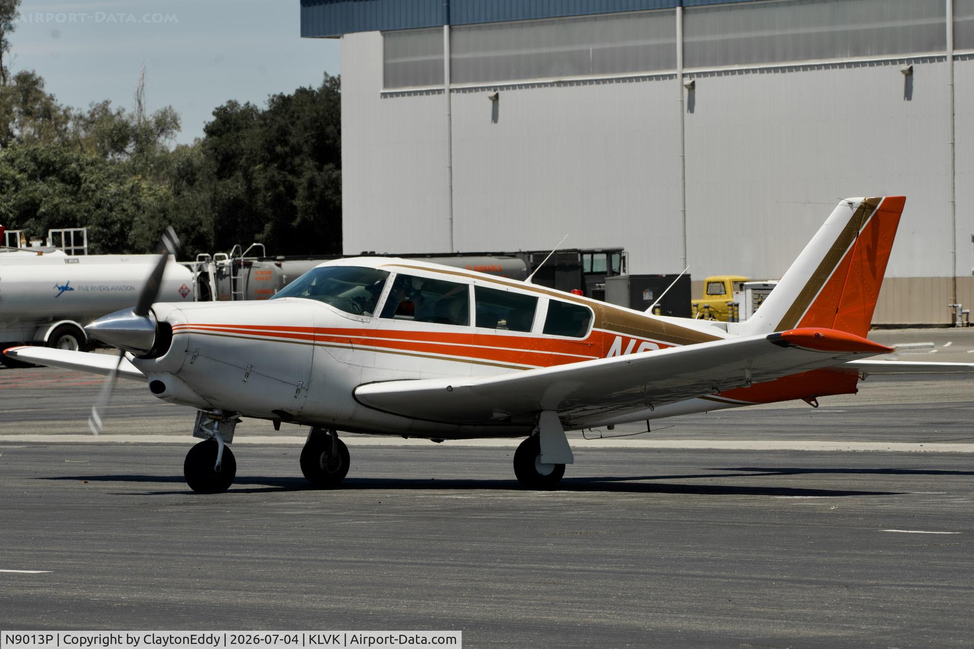 N9013P, 1966 Piper PA-24-260, c/n 24-4474, 4th of July Livermore airport in California 2026