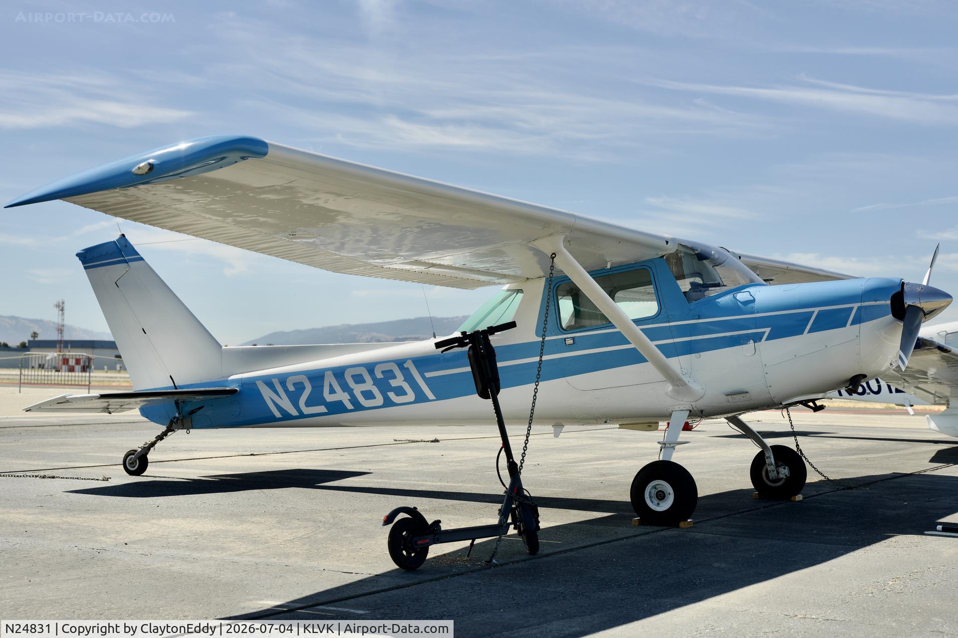 N24831, 1977 Cessna 152, c/n 15280403, 4th of July Livermore airport in California 2026