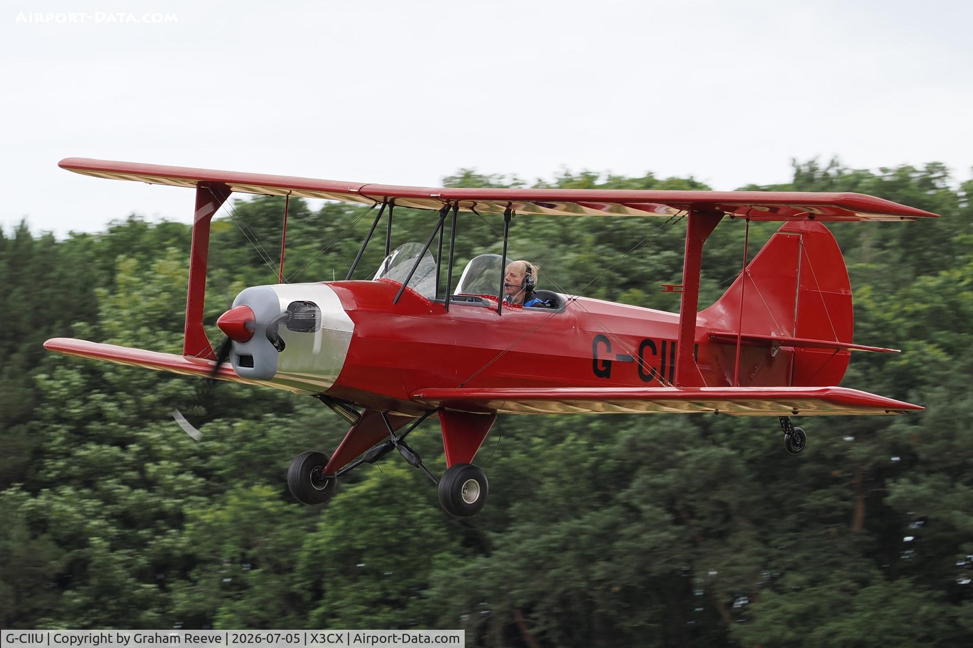G-CIIU, 2014 Tiger Club Developments Sherwood Ranger ST, c/n PFA 237B-14590, Landing at Northrepps.