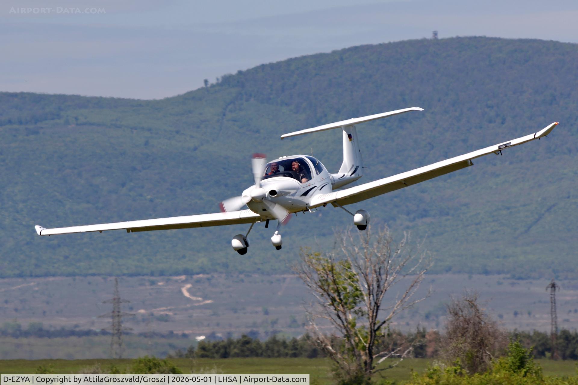 D-EZYA, 2002 Diamond DA-40 Diamond Star, c/n 40.081, LHSA - Szentkirályszabadja Airport, Hungary
