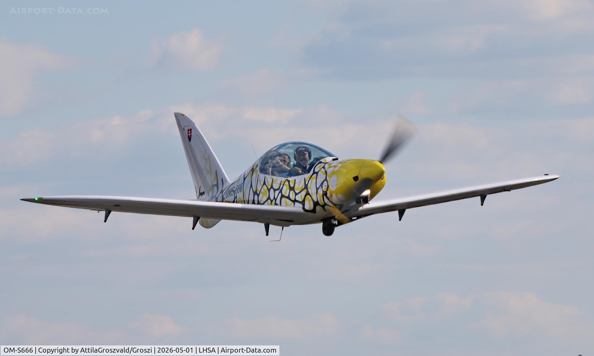 OM-S666, Shark Aero Shark, c/n 090, LHSA - Szentkirályszabadja Airport, Hungary