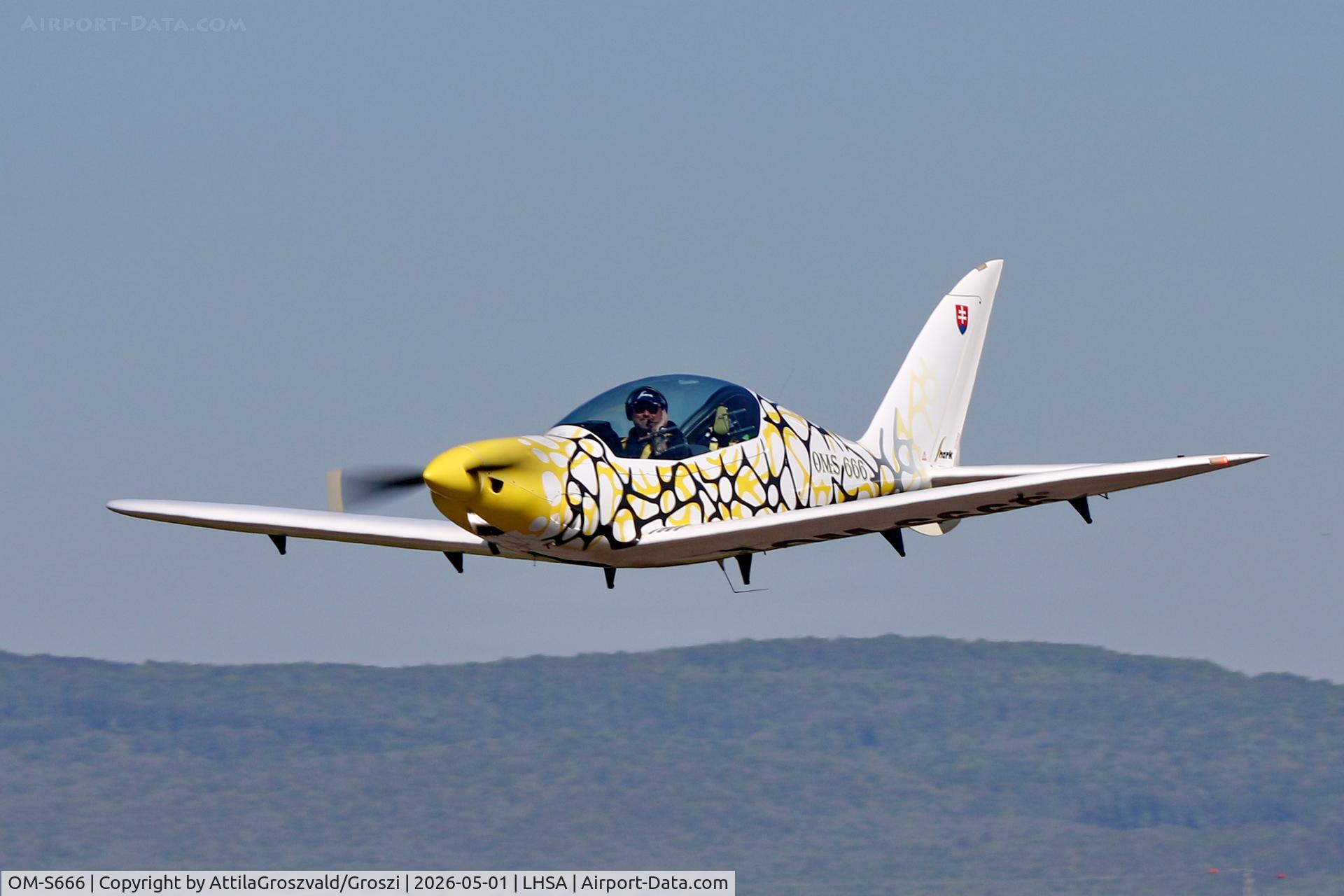 OM-S666, Shark Aero Shark, c/n 090, LHSA - Szentkirályszabadja Airport, Hungary