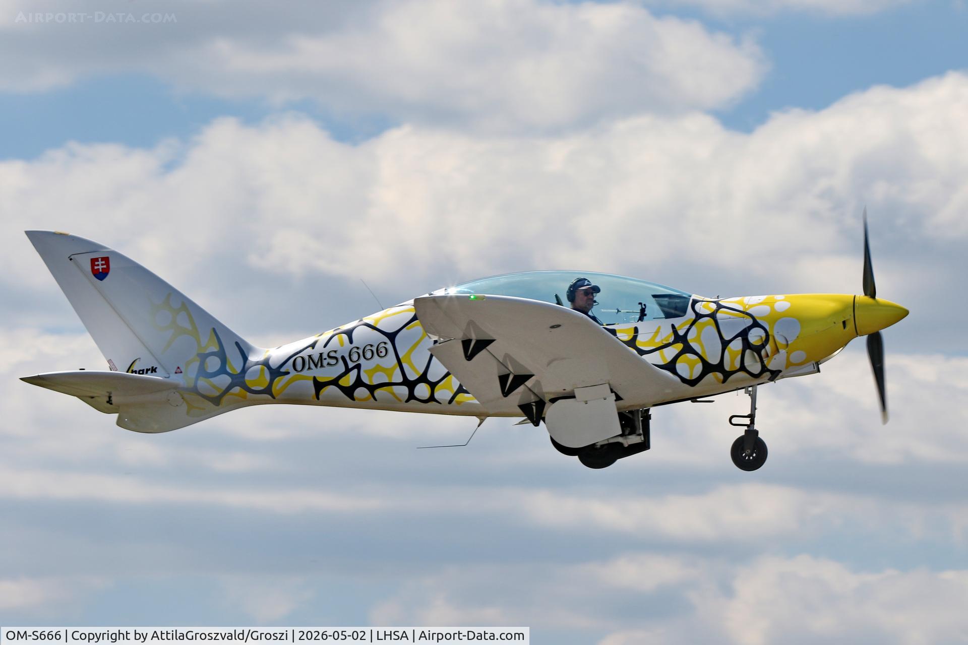 OM-S666, Shark Aero Shark, c/n 090, LHSA - Szentkirályszabadja Airport, Hungary