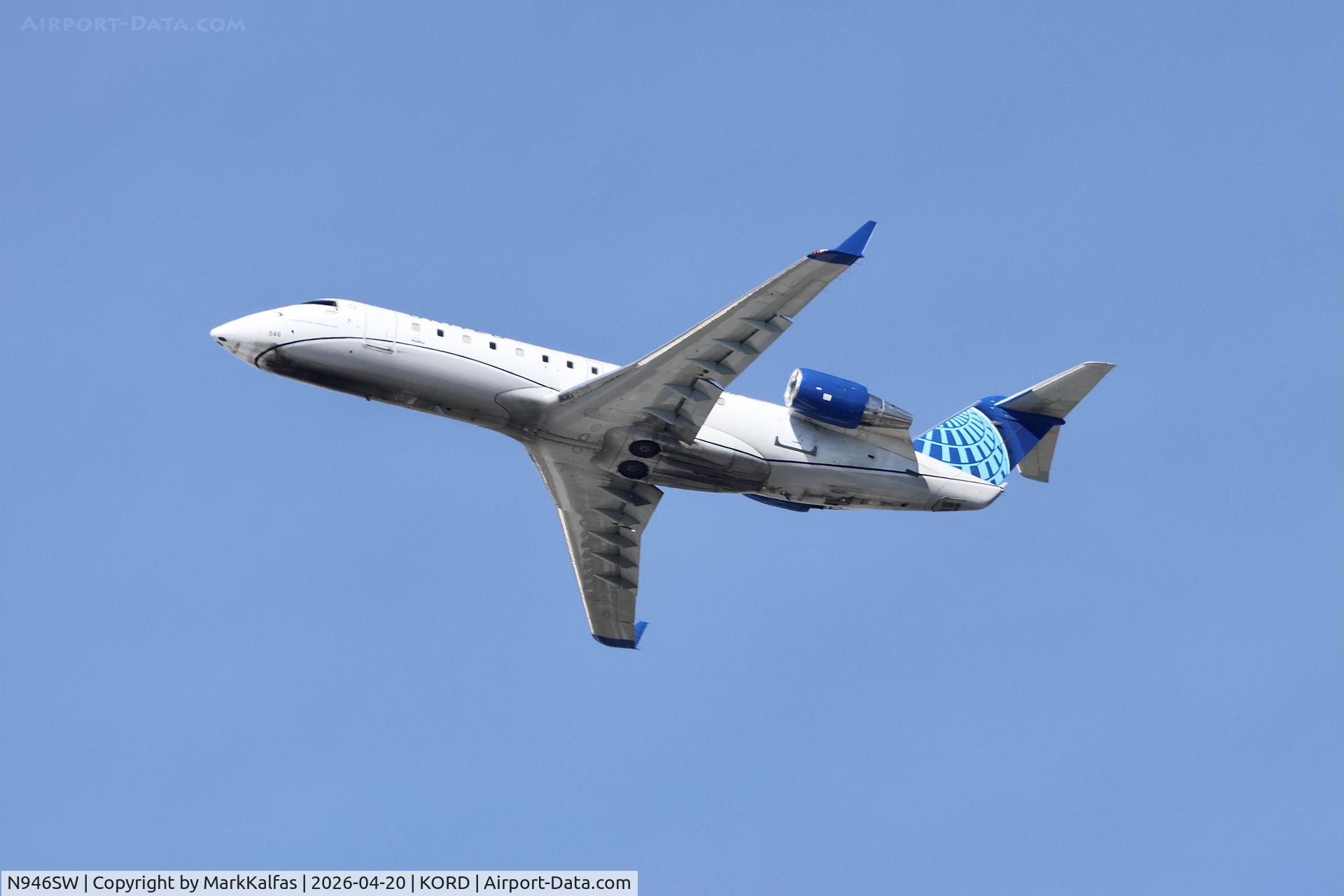N946SW, 2003 Bombardier CRJ-200LR (CL-600-2B19), c/n 7776, CRJ2 SkyWest / United Express Bombardier CRJ-200LR (CL-600-2B19) N946SW departing 28R KORD
