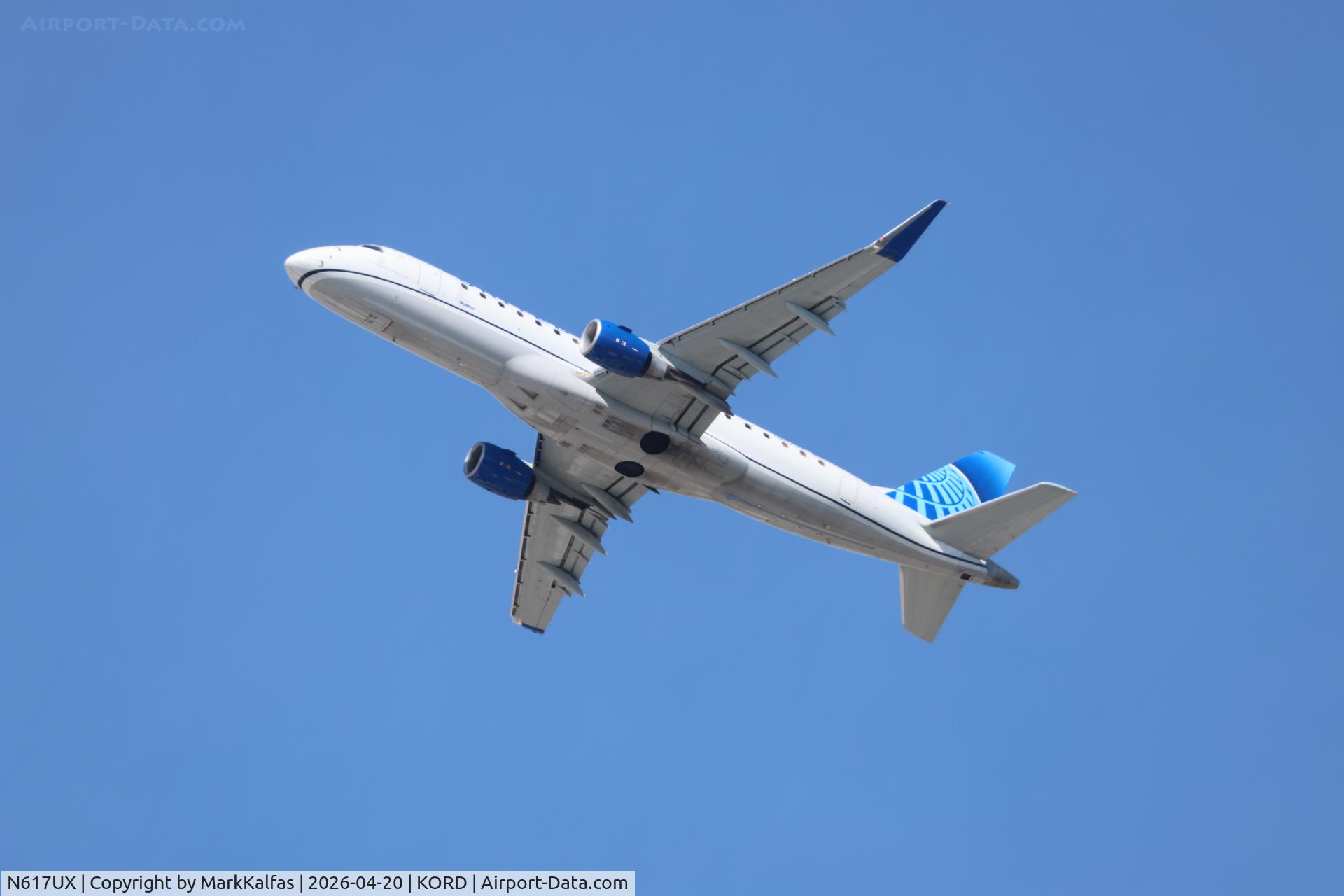 N617UX, 2019 Embraer 175LR (ERJ-170-200LR), c/n 17000819, E75L SkyWest / United Airlines Embraer 175LR (ERJ-170-200LR) N617UX departing 28R KORD