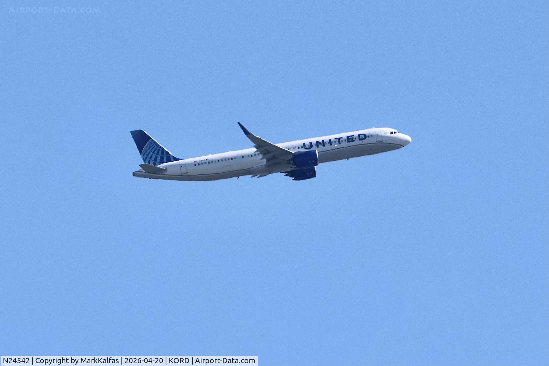 N24542, 2025 Airbus A321-271NX, c/n 12533, A21N United Airbus A321-271NX N24542 departing 22L KORD