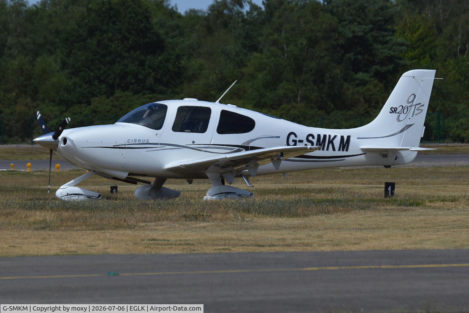 G-SMKM, 2006 Cirrus SR20 GTS, c/n 1662, Cirrus SR20 GTS at Blackbushe. Ex 2-SMKM