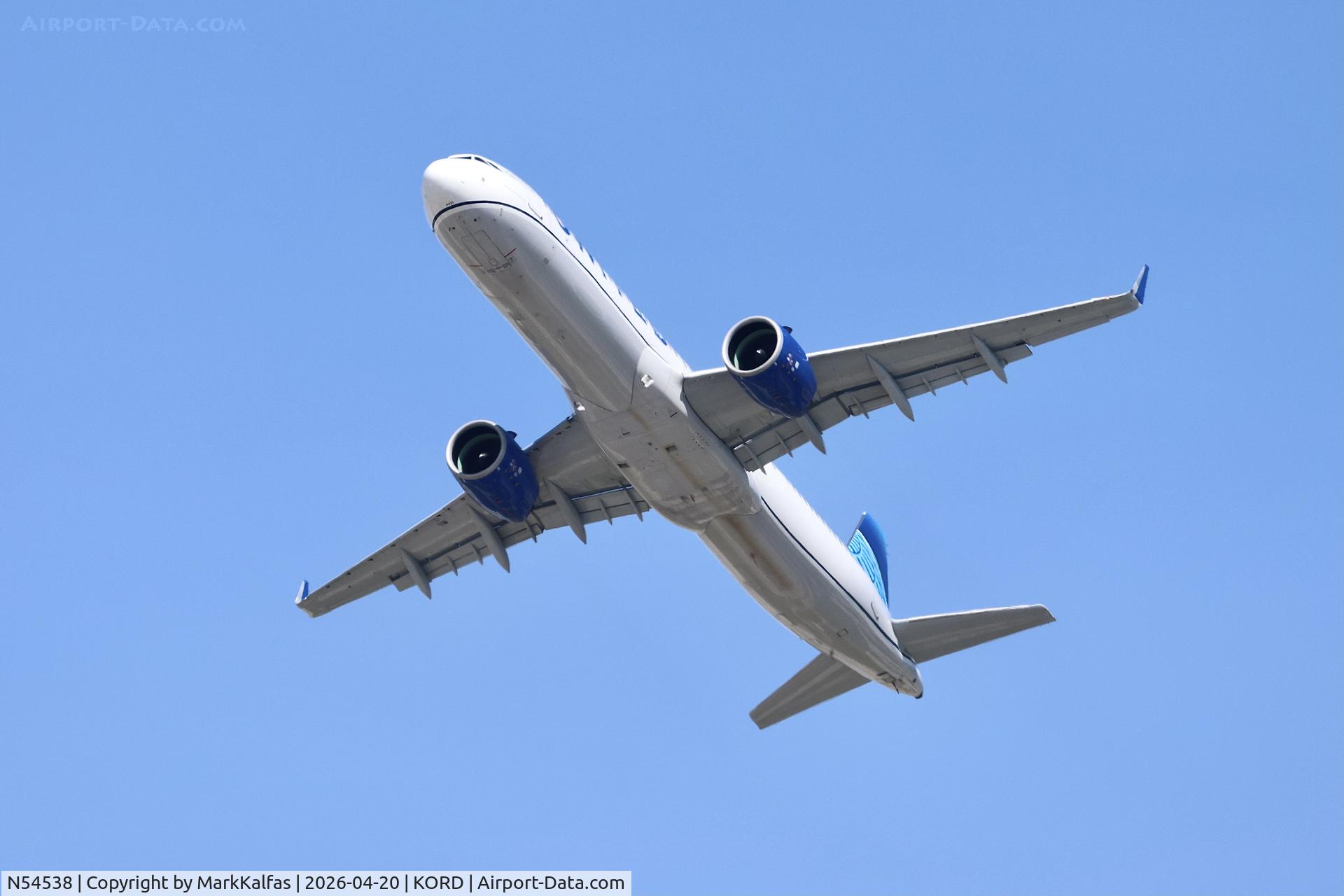 N54538, 2025 Airbus 321-271NX, c/n 12561, A21N United Airbus 321-271NX N54538 departing 28R KORD