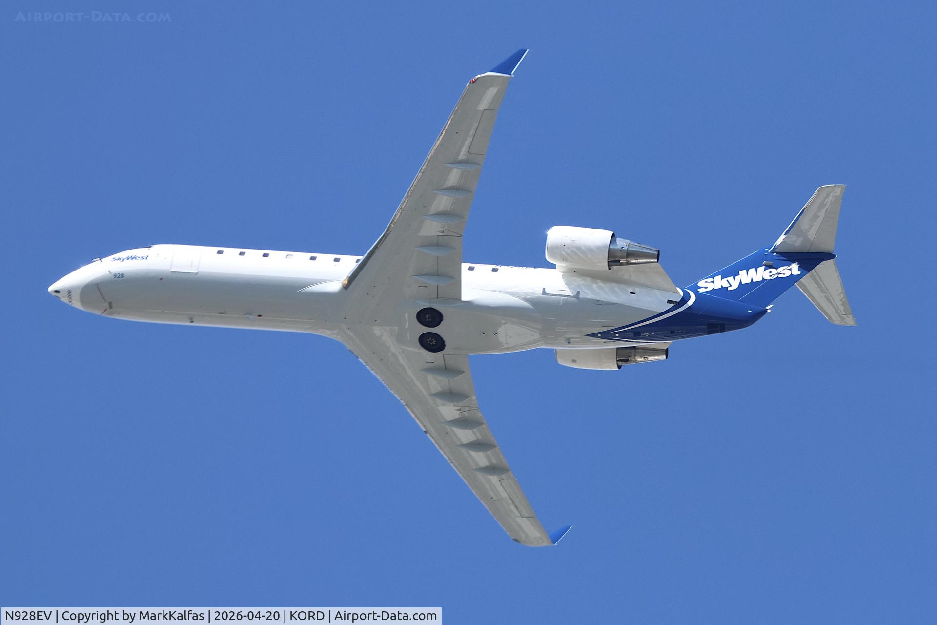 N928EV, 2004 Bombardier CRJ-200LR (CL-600-2B19), c/n 8006, CRJ2 SkyWest/United Express Bombardier CL-600-2B19,, CRJ-200LR , N928EV departing 28R KORD