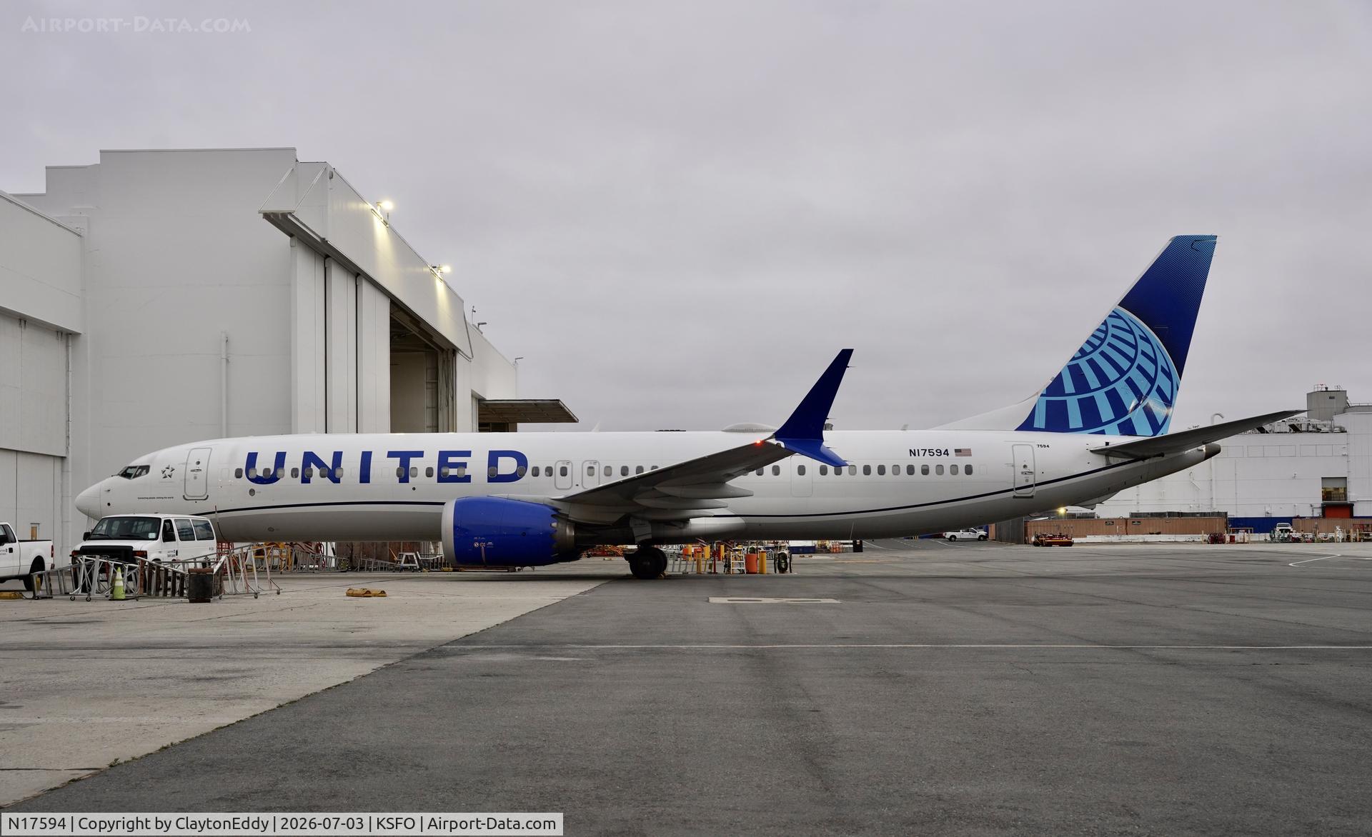 N17594, 2025 Boeing 737 MAX 9, c/n 43447 l/n 9057, SFO 2026