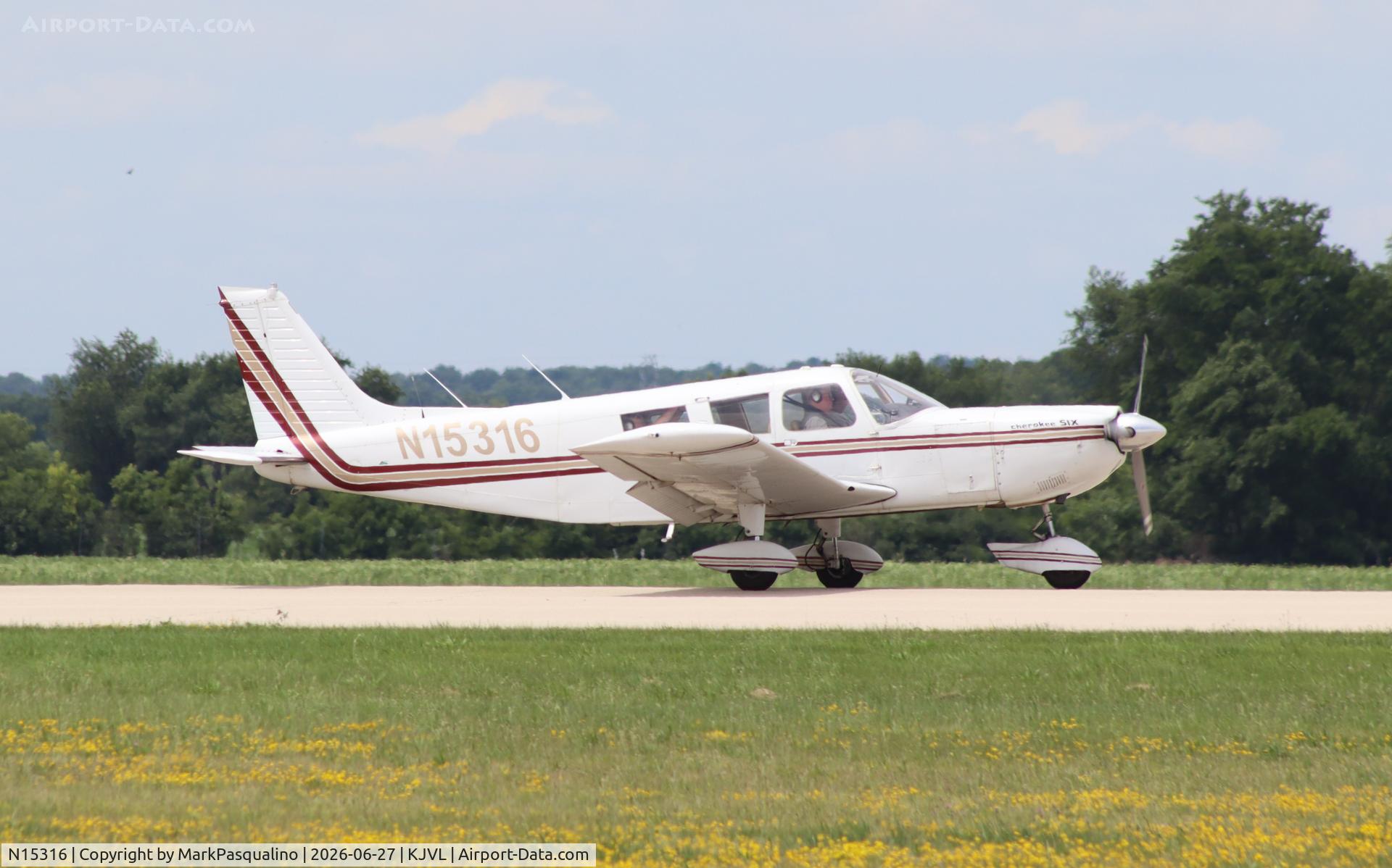 N15316, 1972 Piper PA-32-300 Cherokee Six, c/n 32-7340036, Piper PA-32-300