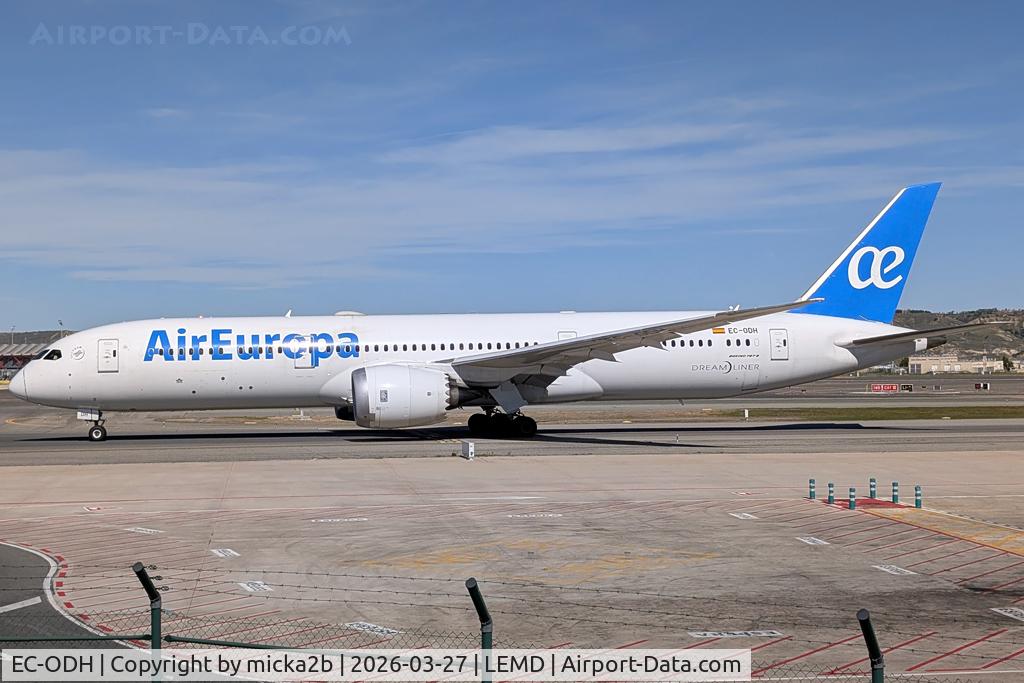 EC-ODH, Boeing 787-9 Dreamliner Dreamliner, c/n 62146, Taxiing