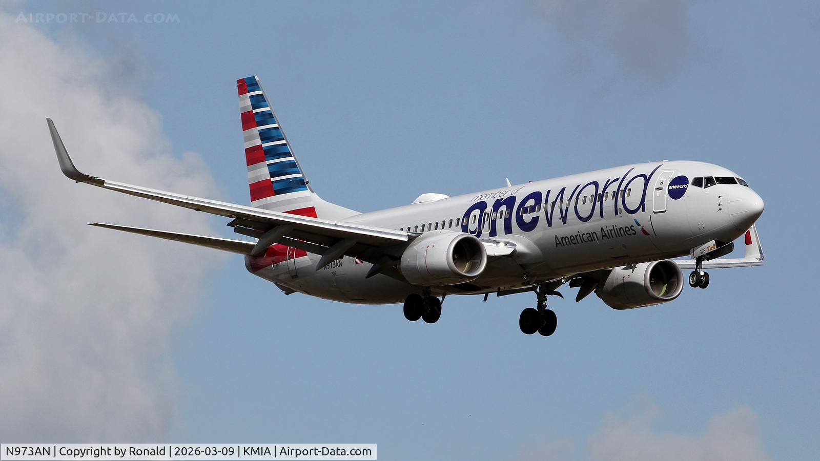 N973AN, 2001 Boeing 737-823, c/n 29548, at mia
