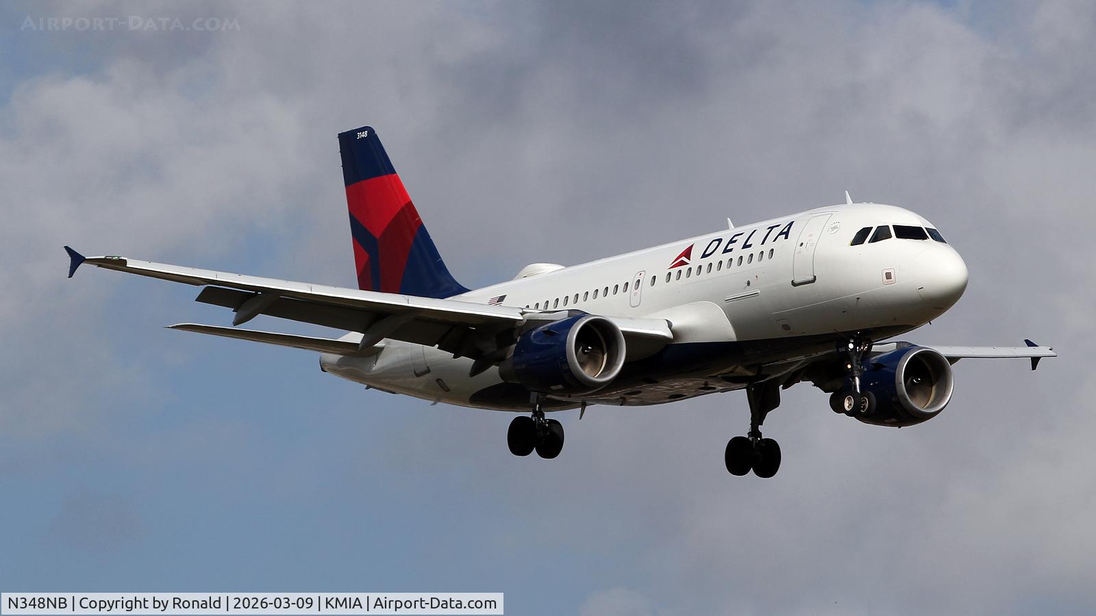 N348NB, 2002 Airbus A319-114, c/n 1810, at mia