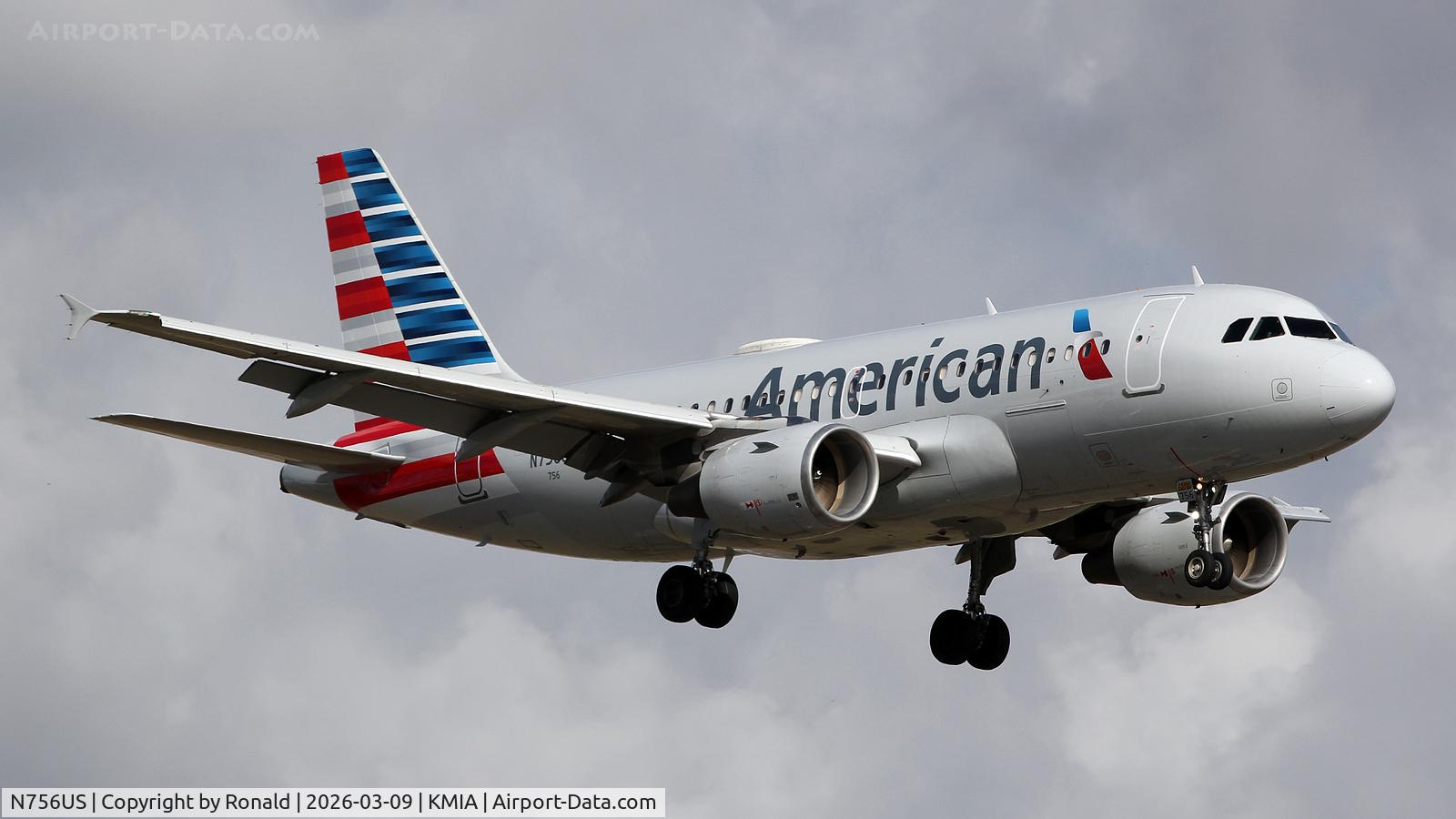 N756US, 2000 Airbus A319-112, c/n 1340, at mia