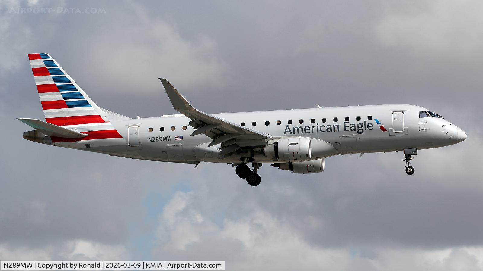 N289MW, 2019 Embraer 175LR (ERJ-170-200LR), c/n 17000840, at mia