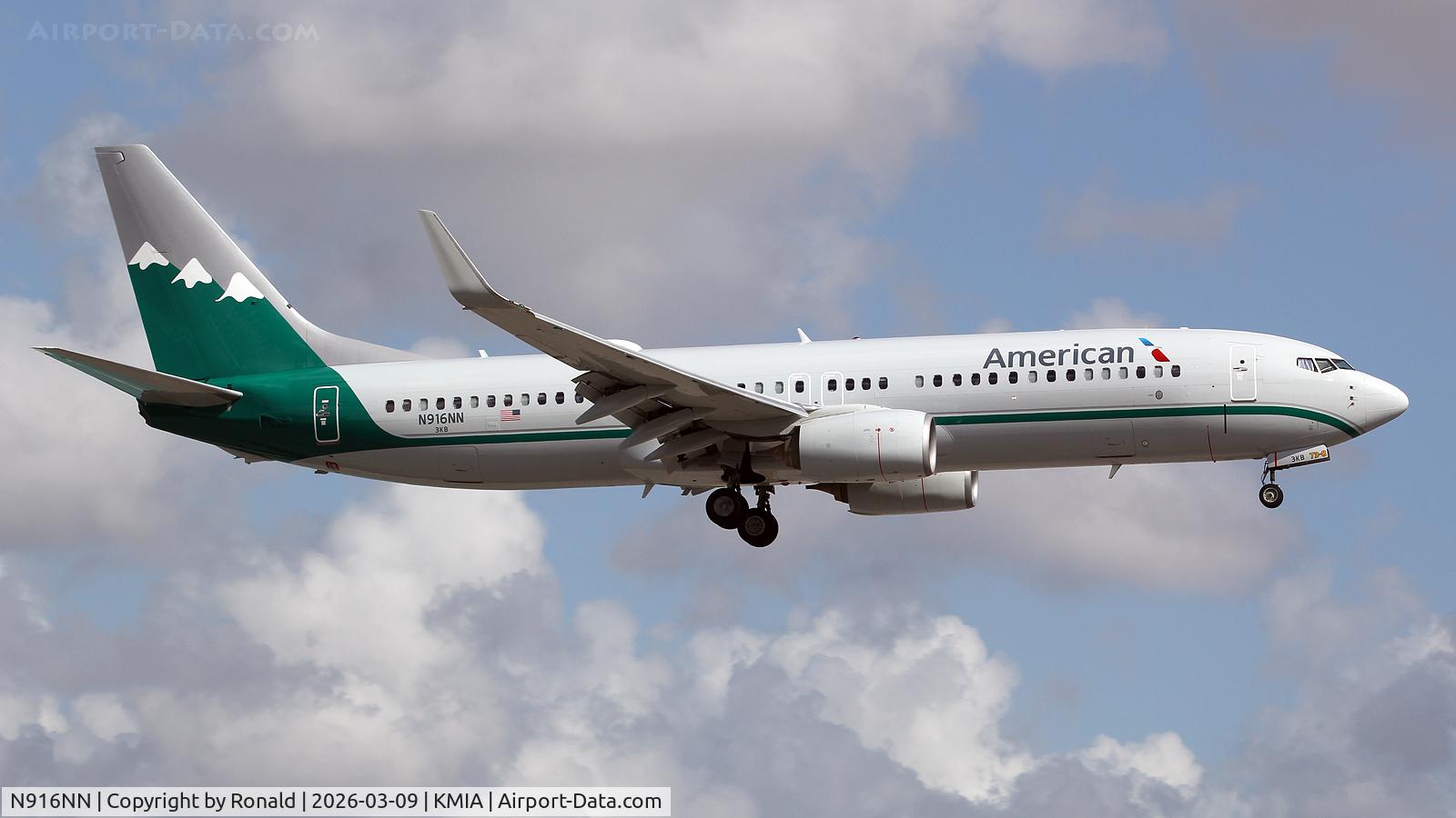 N916NN, 2012 Boeing 737-823, c/n 31163 l/n 4333, at mia