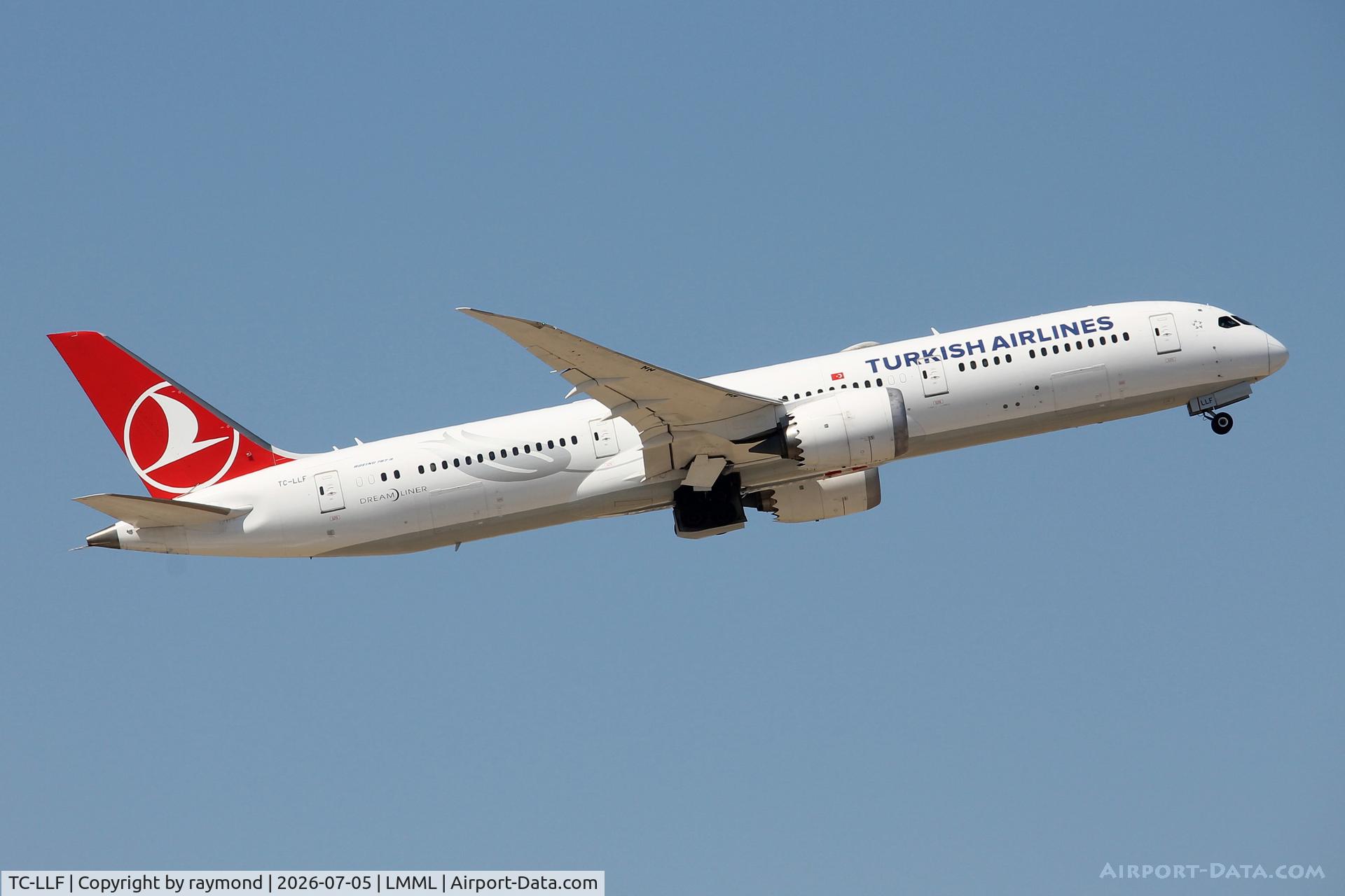 TC-LLF, 2019 Boeing 787-9 Dreamliner Dreamliner, c/n 65806 l/n 897, Boeing 787-9 Dreamliner reg TC-LLF of Turkish Airlines taking off from Malta to Istanbul.