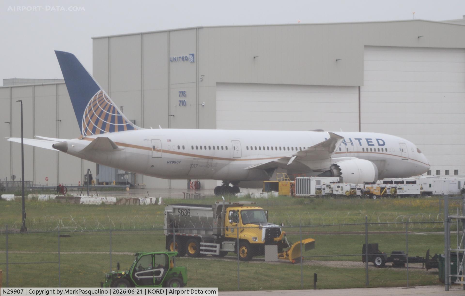 N29907, 2013 Boeing 787-8 Dreamliner, c/n 34830 l/n 117, Boeing 787-8 Dreamliner