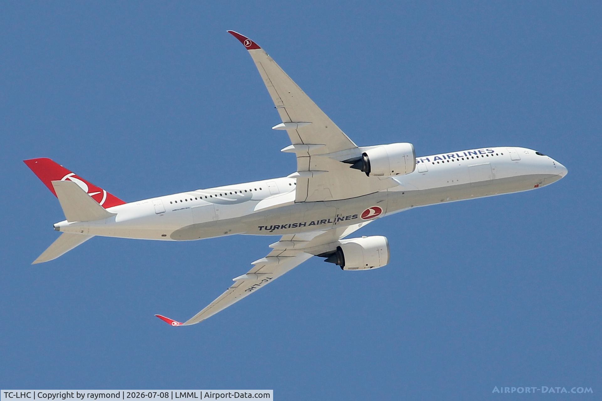 TC-LHC, 2025 Airbus A350-941, c/n 721, Airbus A350-941 reg TC-LHC of Turkish Airlines airborne from RW31 departing from Malta.