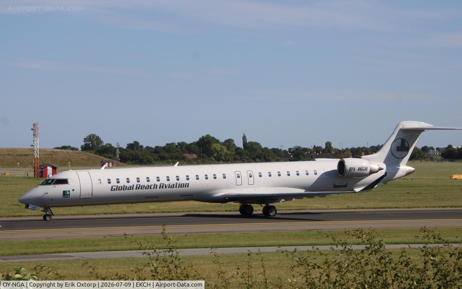 OY-NGA, Bombardier CRJ 900 (cl600-2D24, c/n 15262, OY-NGA landed rw 04L