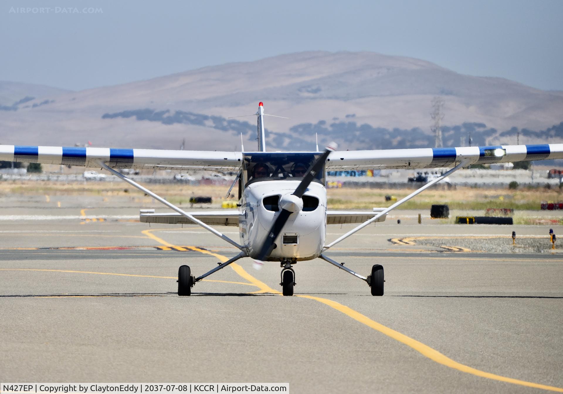 N427EP, 1998 Cessna 172R, c/n 17280606, Buchanan Field Concord airport in California 2026
