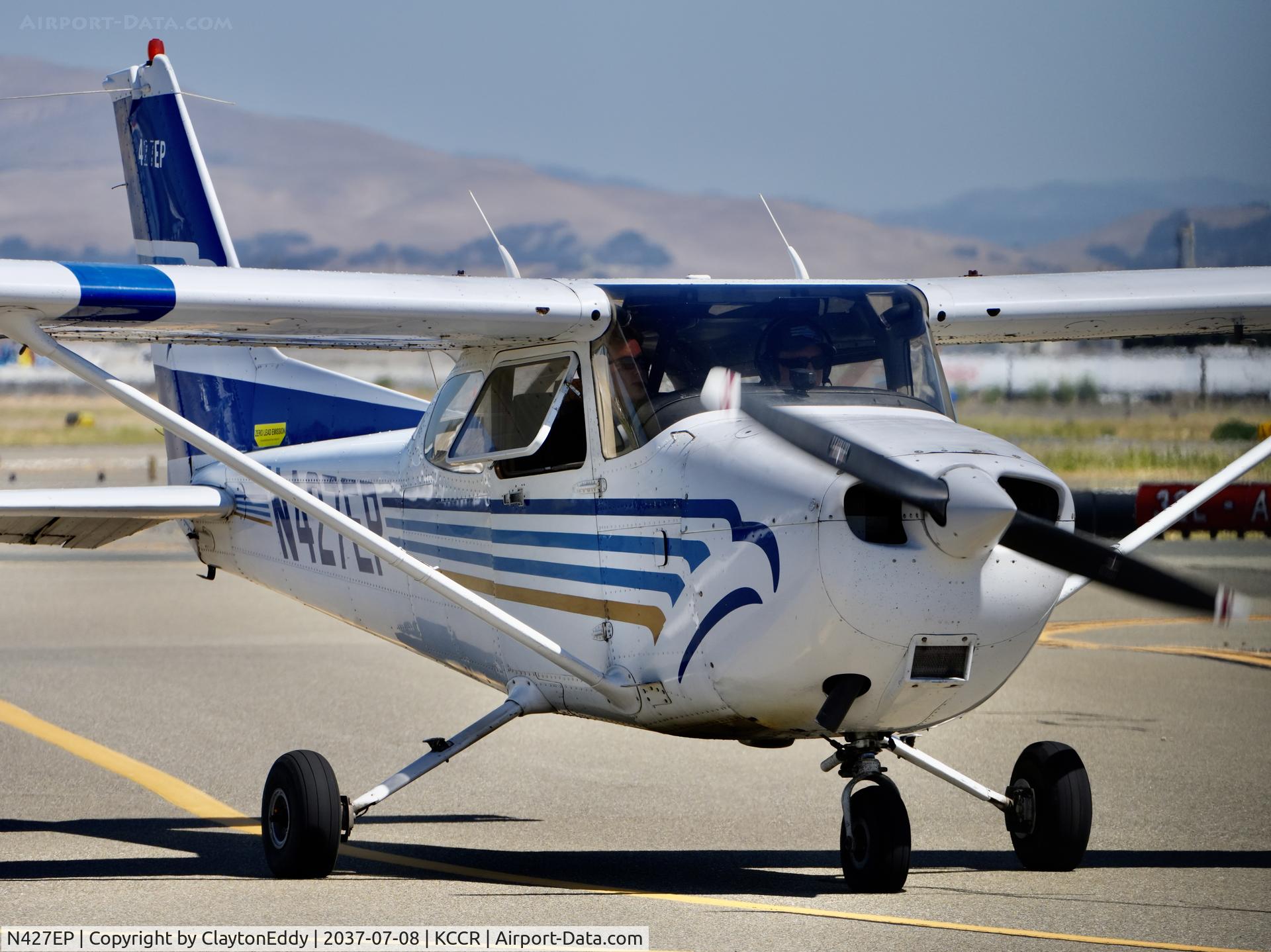 N427EP, 1998 Cessna 172R, c/n 17280606, Buchanan Field Concord airport in California 2026