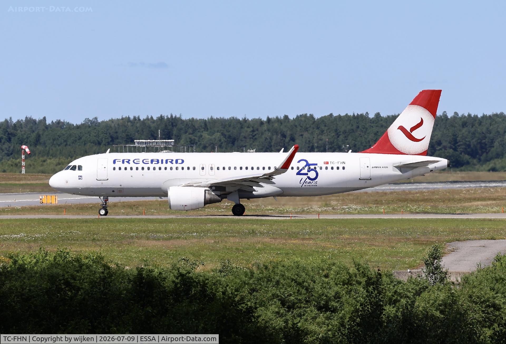TC-FHN, 2013 Airbus A320-214, c/n 5673, Rwy 01L