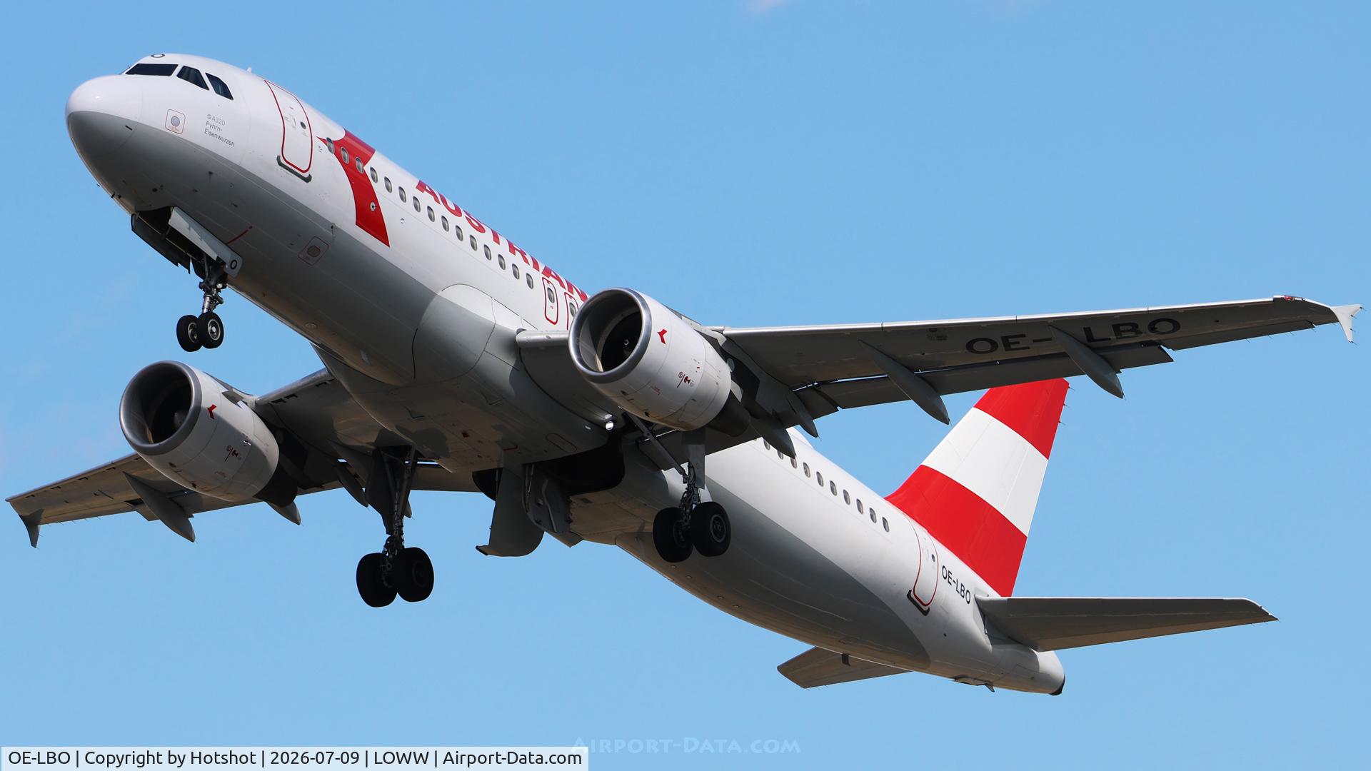 OE-LBO, 1998 Airbus A320-214, c/n 776, Climbing after departure from runway 29